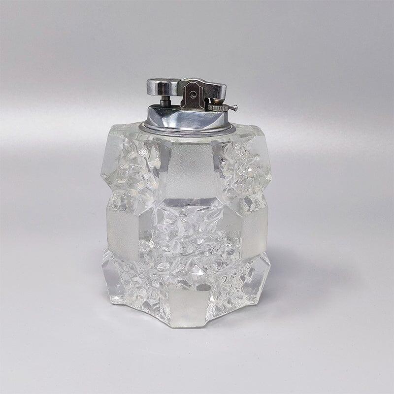 1960 Stunning table lighter in frosted Murano glass by Antonio Imperatore. Made in italy. The item is in excellent condition and it works perfectly
Dimension:
diam 3,54