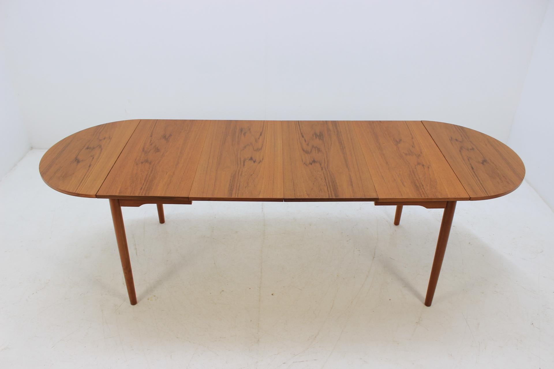 1960 Teak Extendable Dining Table In Good Condition In Praha, CZ