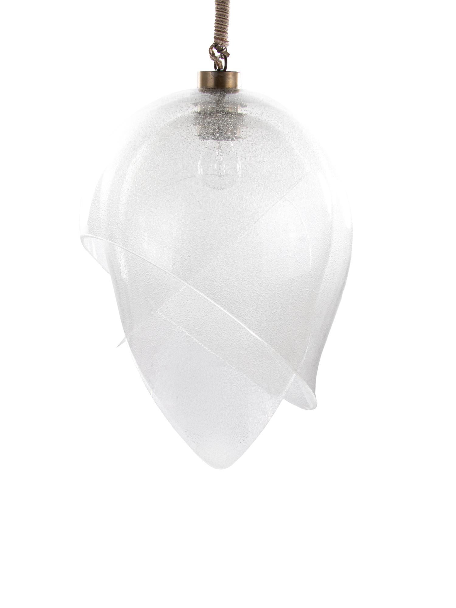 Elegant three-layer Murano Pulegoso glass petal pendant light designed by Carlo Nason. 

Gem from the time. With this light you make a clear statement in your interior design. A real eye-catcher even unlit. Manufactured by Mazzega, Italy in the