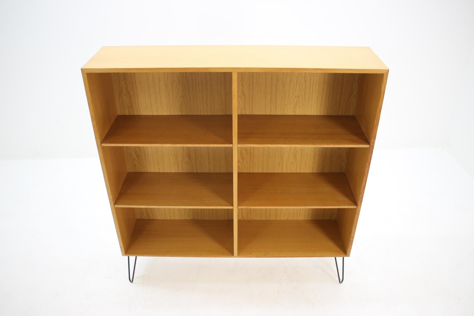 1960 Upcycled Midcentury Danish Oak Bookcase In Good Condition In Praha, CZ