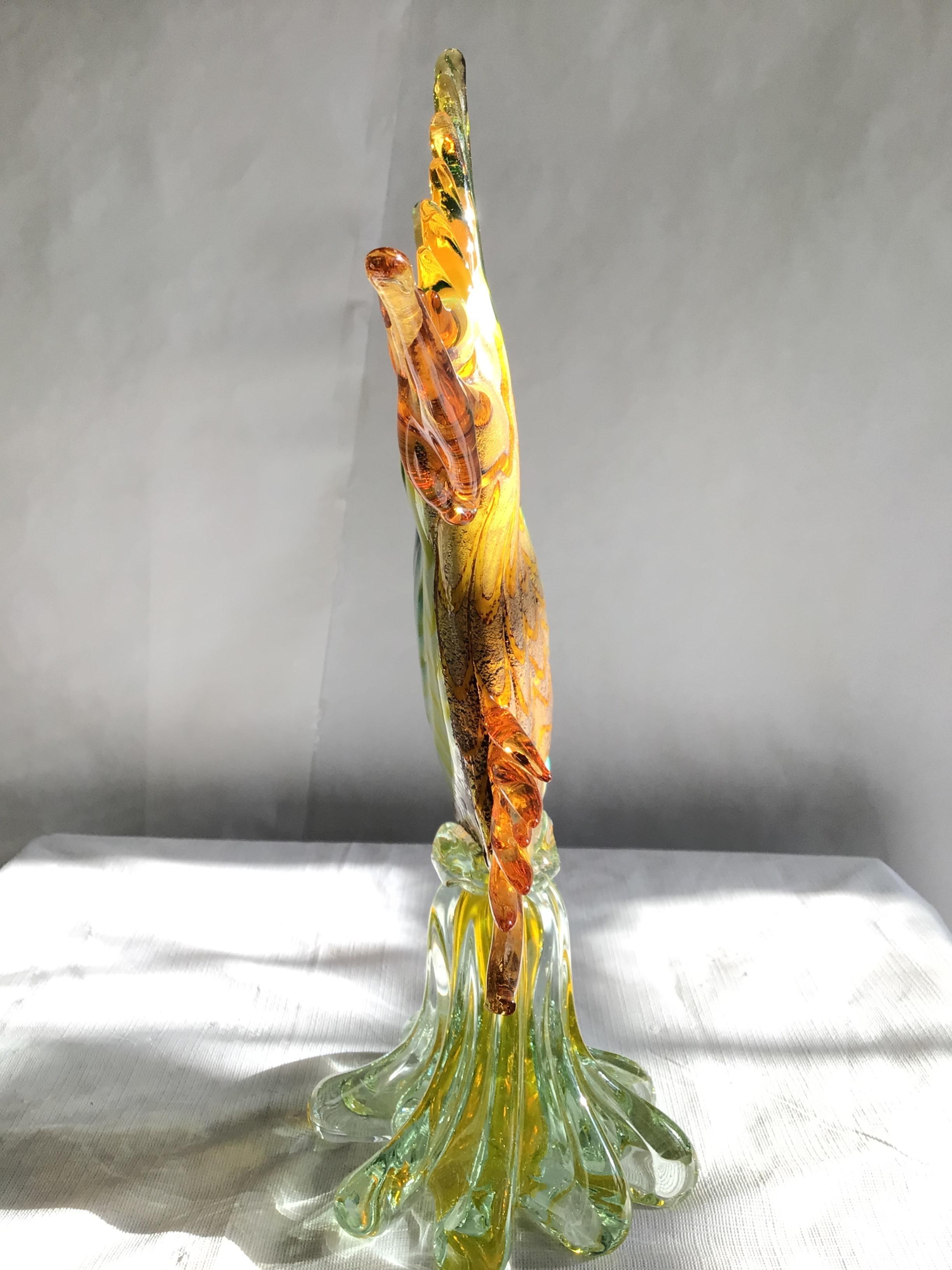 1960 Escultura veneciana / de Murano de pez ángel de cristal sobre base Hecho a mano en venta