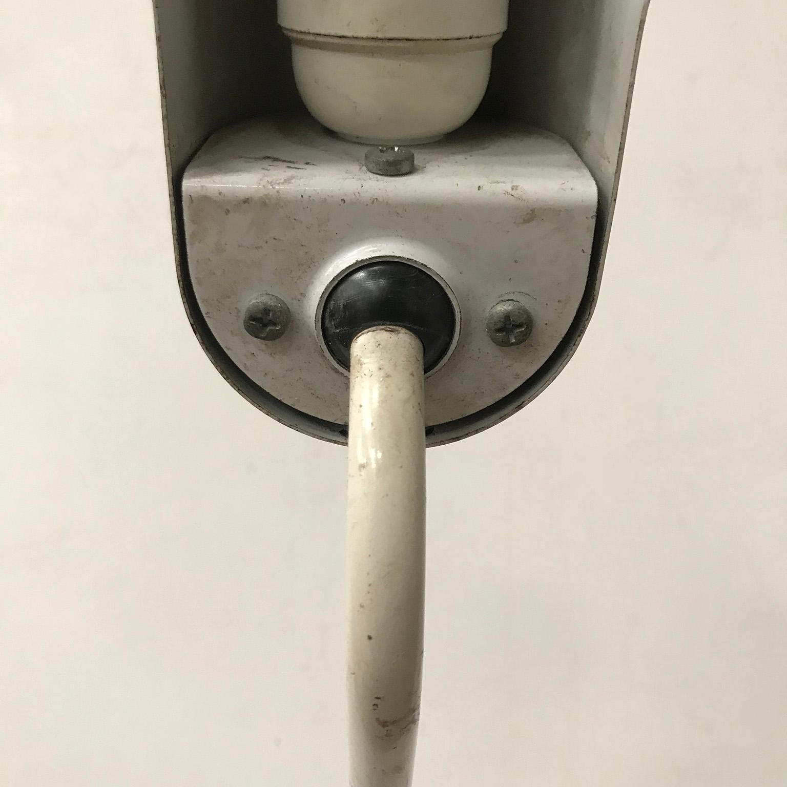 1960, Très ancien lampadaire Topo de Joe Colombo conçu pour Stilnovo en vente 7