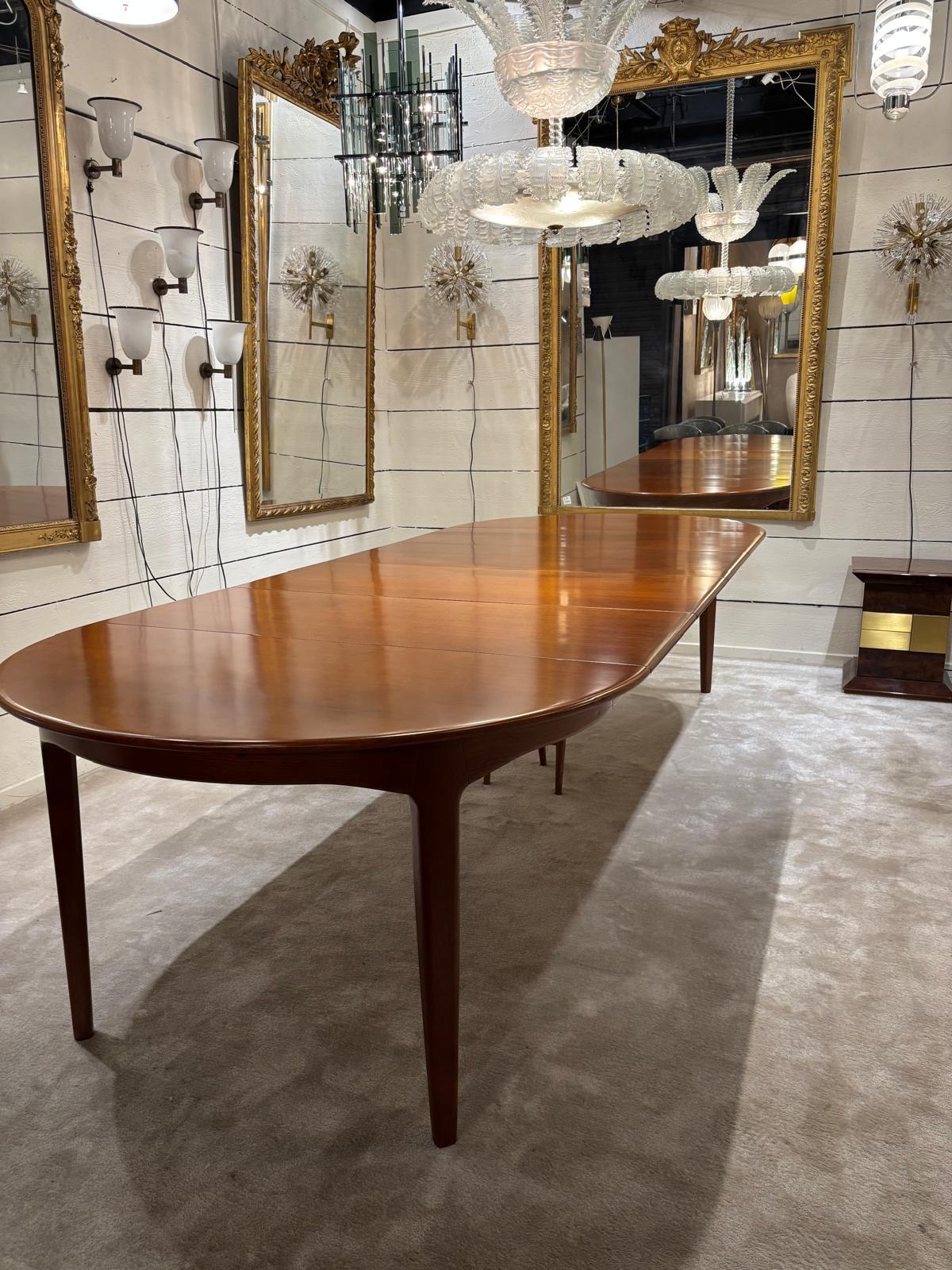 Scandinave moderne 1960 Très grande table scandinave en chêne en vente