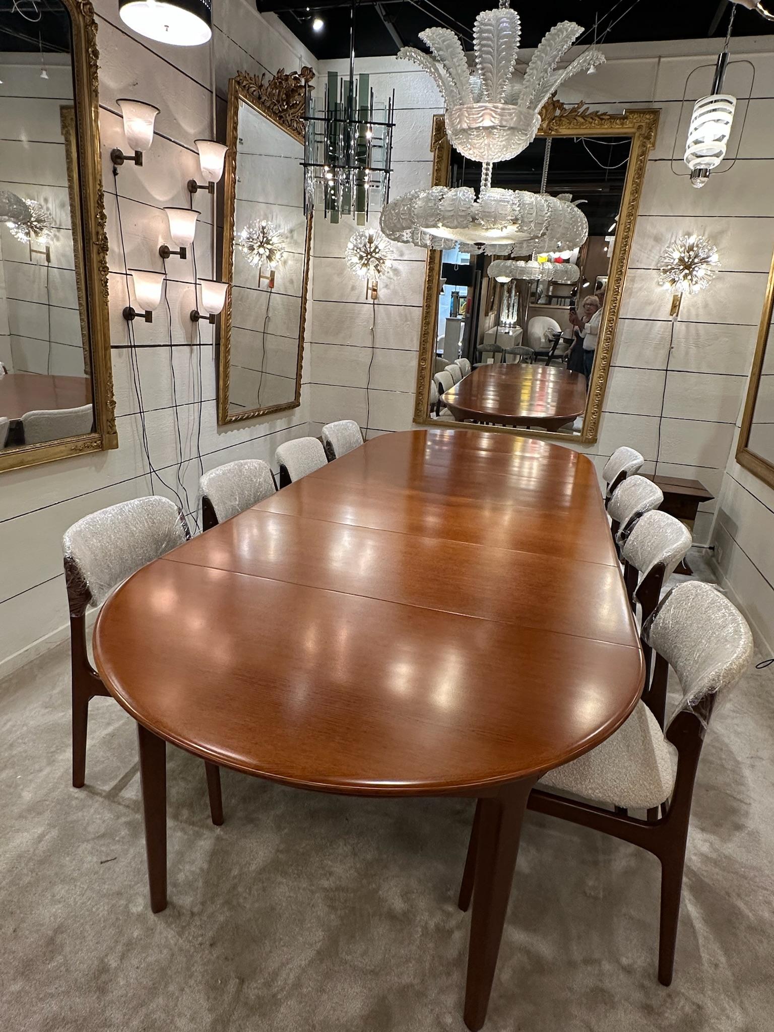 Danois 1960 Très grande table scandinave en chêne en vente