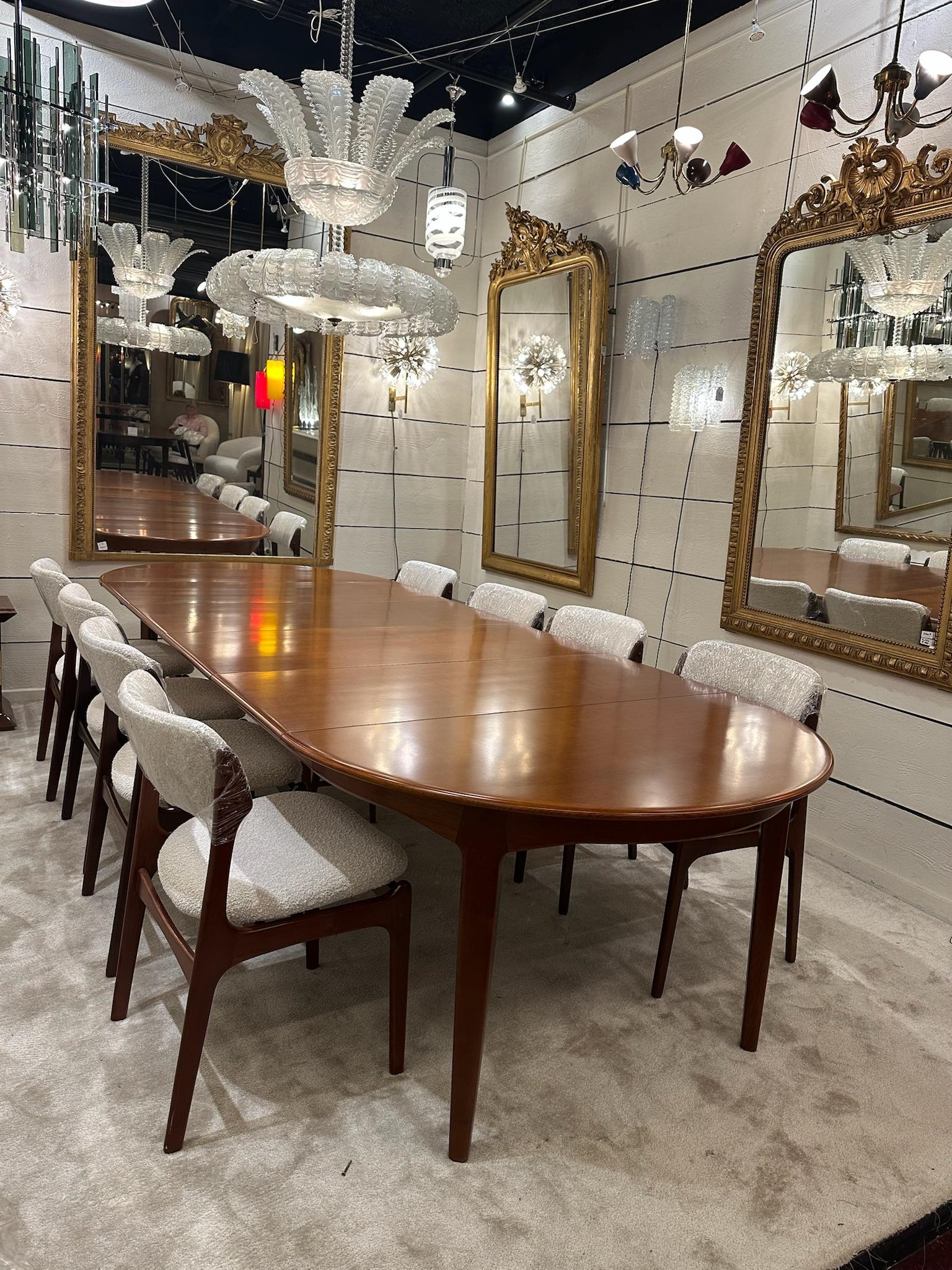1960 Très grande table scandinave en chêne Bon état - En vente à SAINT-OUEN-SUR-SEINE, FR