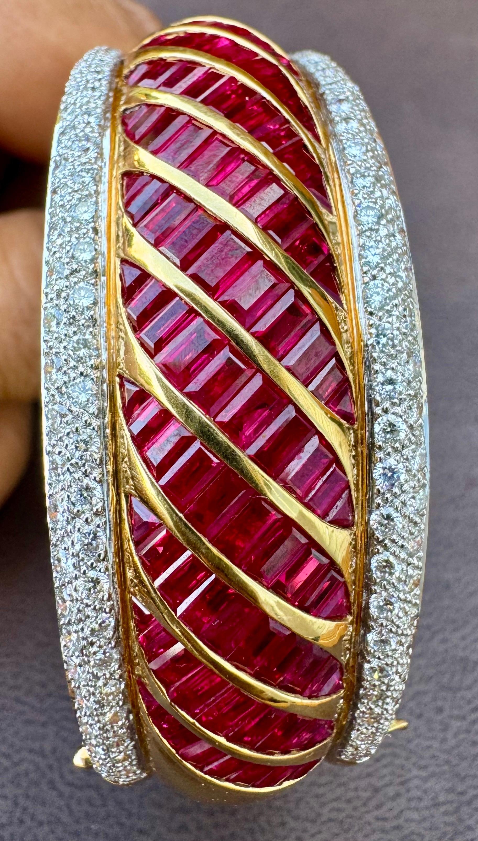 1960 Vintage By 16 Karat Burma Rubin & 6 Karat Diamanten 18 Kt Gelbgold 109 Gramm Armreif im Angebot 2