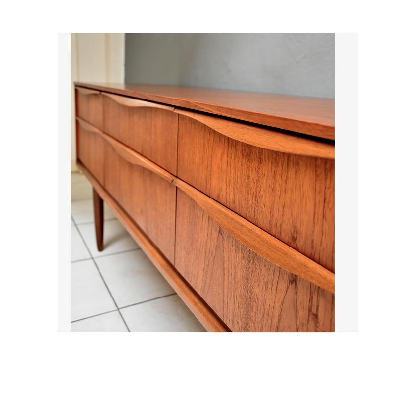 1960, Vintage English Sideboard in Teak by Frank Guille Production Austinsuite  In Good Condition In Milan, IT