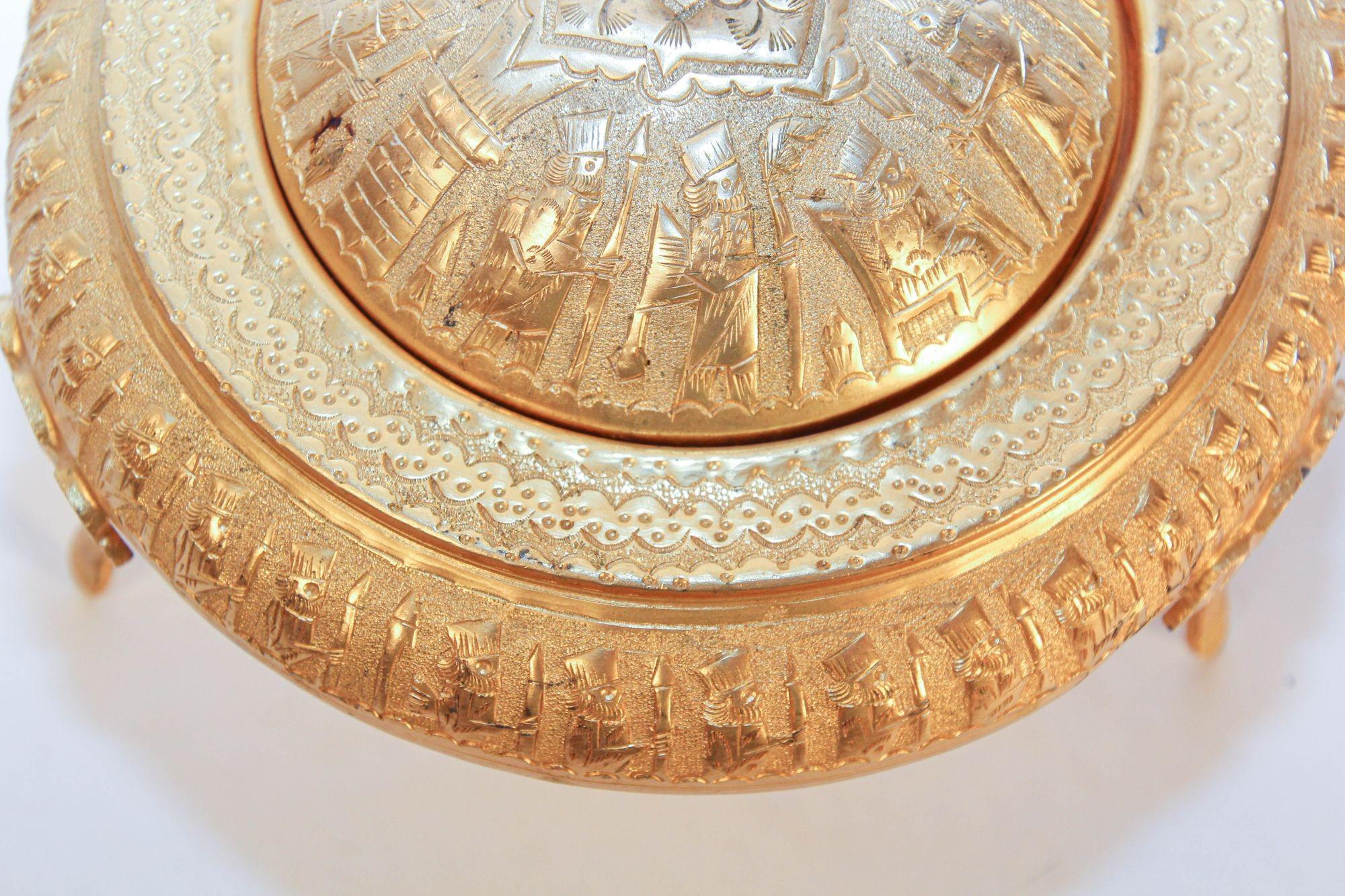 1960 Vintage Gold Tone Islamic Moorish Roll Top Caviar Footed Dish Server In Good Condition For Sale In North Hollywood, CA