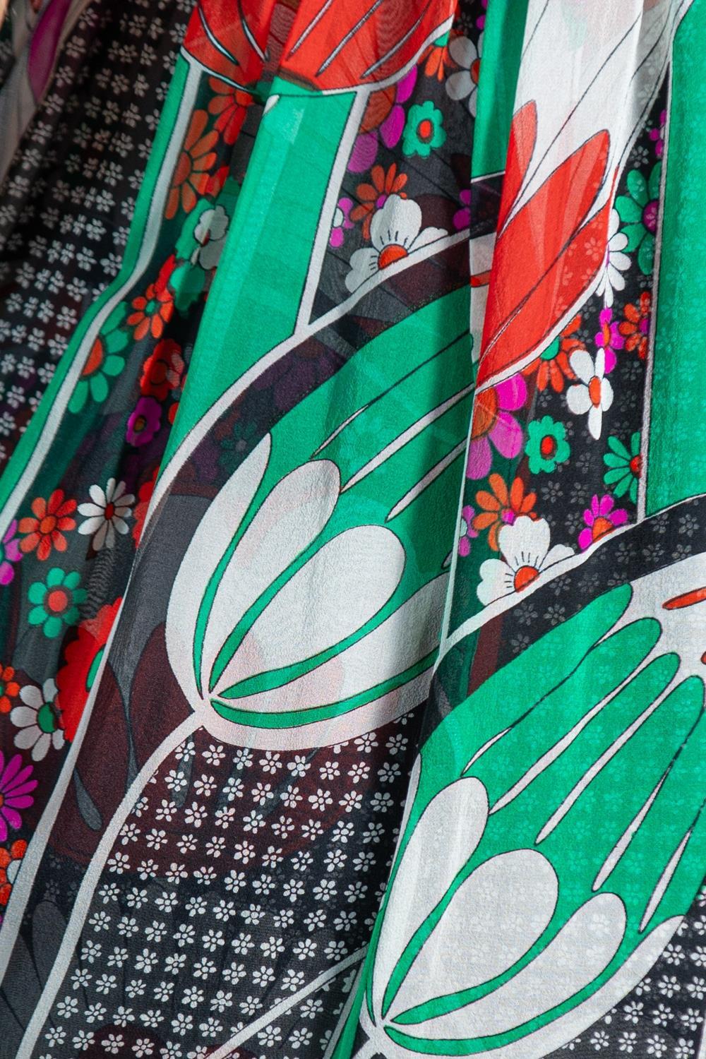 19601960S Green & Black Printed Silk Empire Waist  Dress For Sale 5