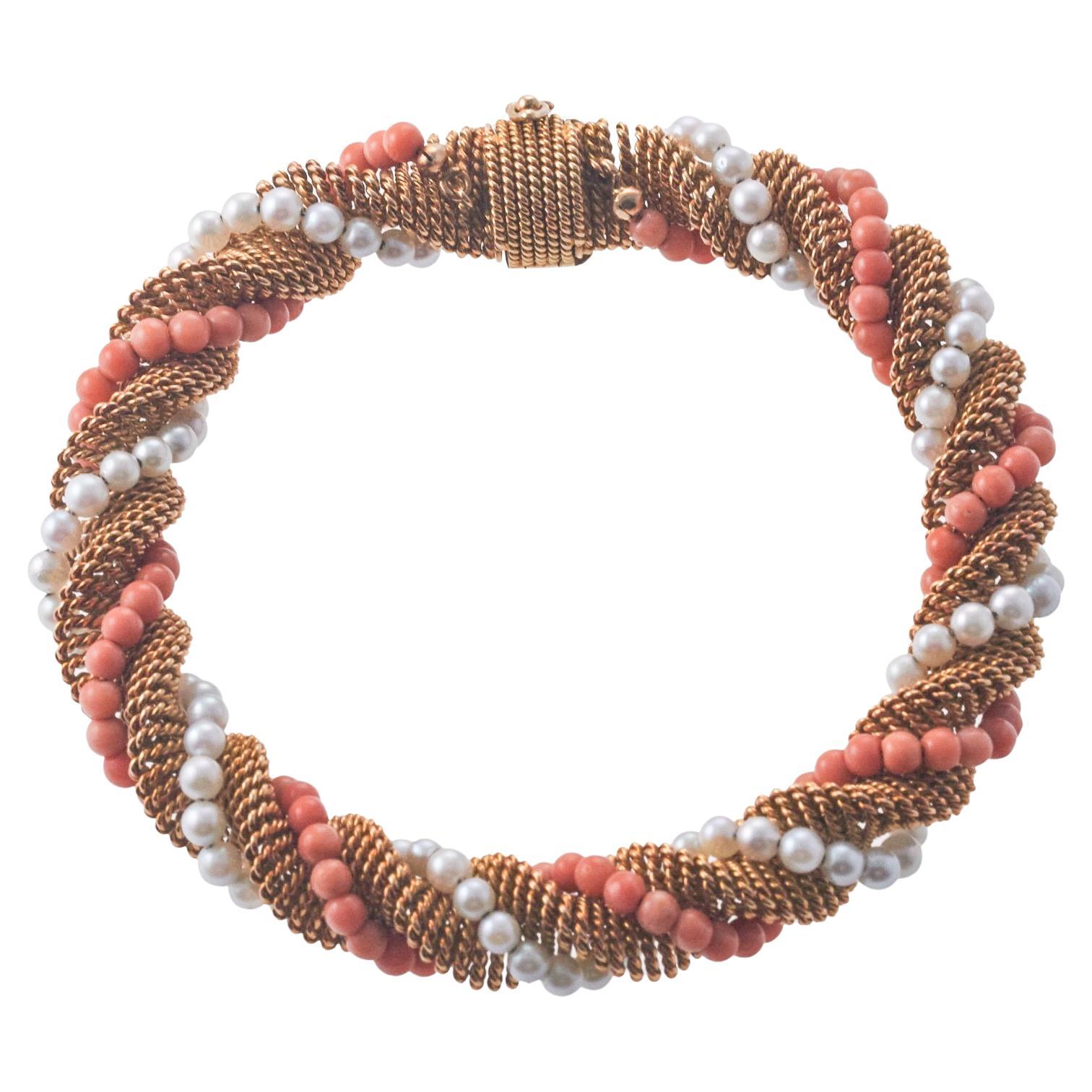 1960a Bracelet de corde torsadée en or avec perles et corail