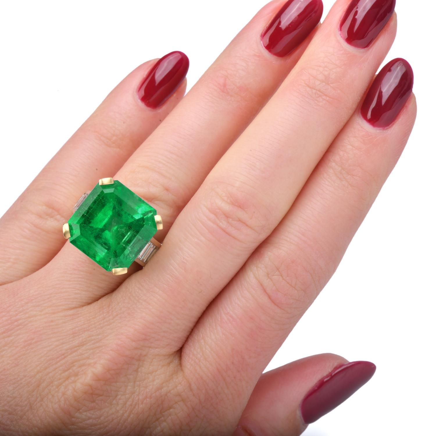 19.60cts AGL Square Colombian Emerald Diamond 18k Gold Ring In Excellent Condition For Sale In Miami, FL
