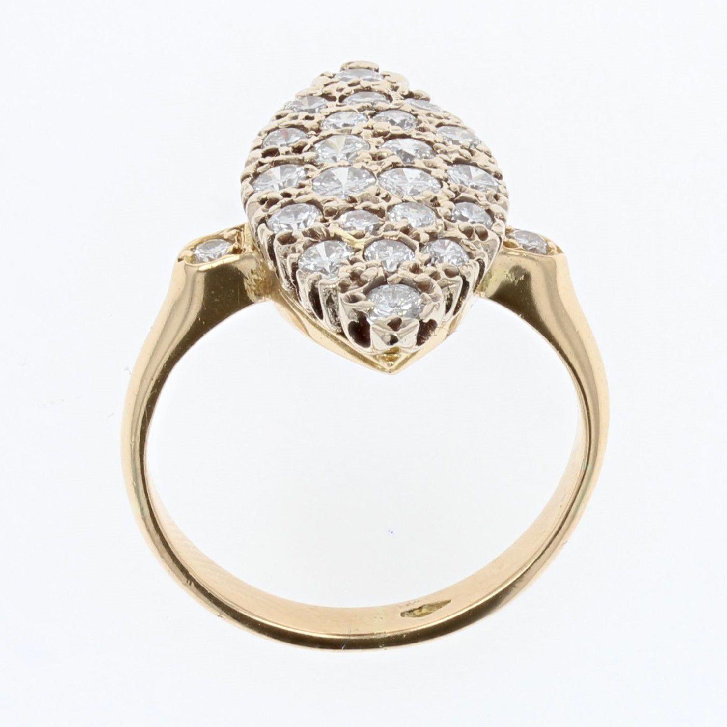 1960s 0.70 Carat Diamonds 18 Karat Yellow Gold Shuttle Shape Retro Ring For Sale 3