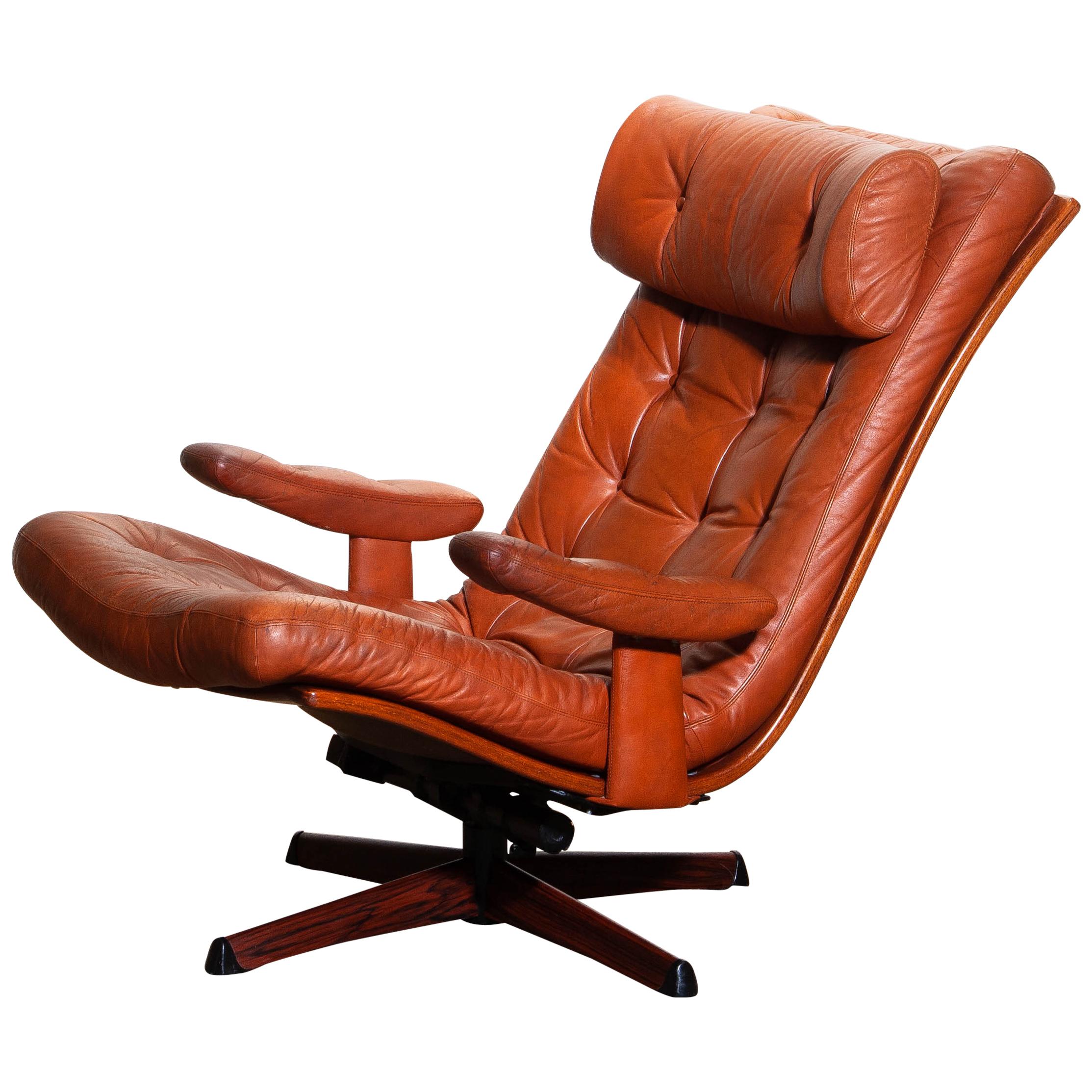 1960s, 1 Cognac Leather Swivel / Relax Lounge Easy Chair by Göte Design Nässjö In Good Condition In Silvolde, Gelderland