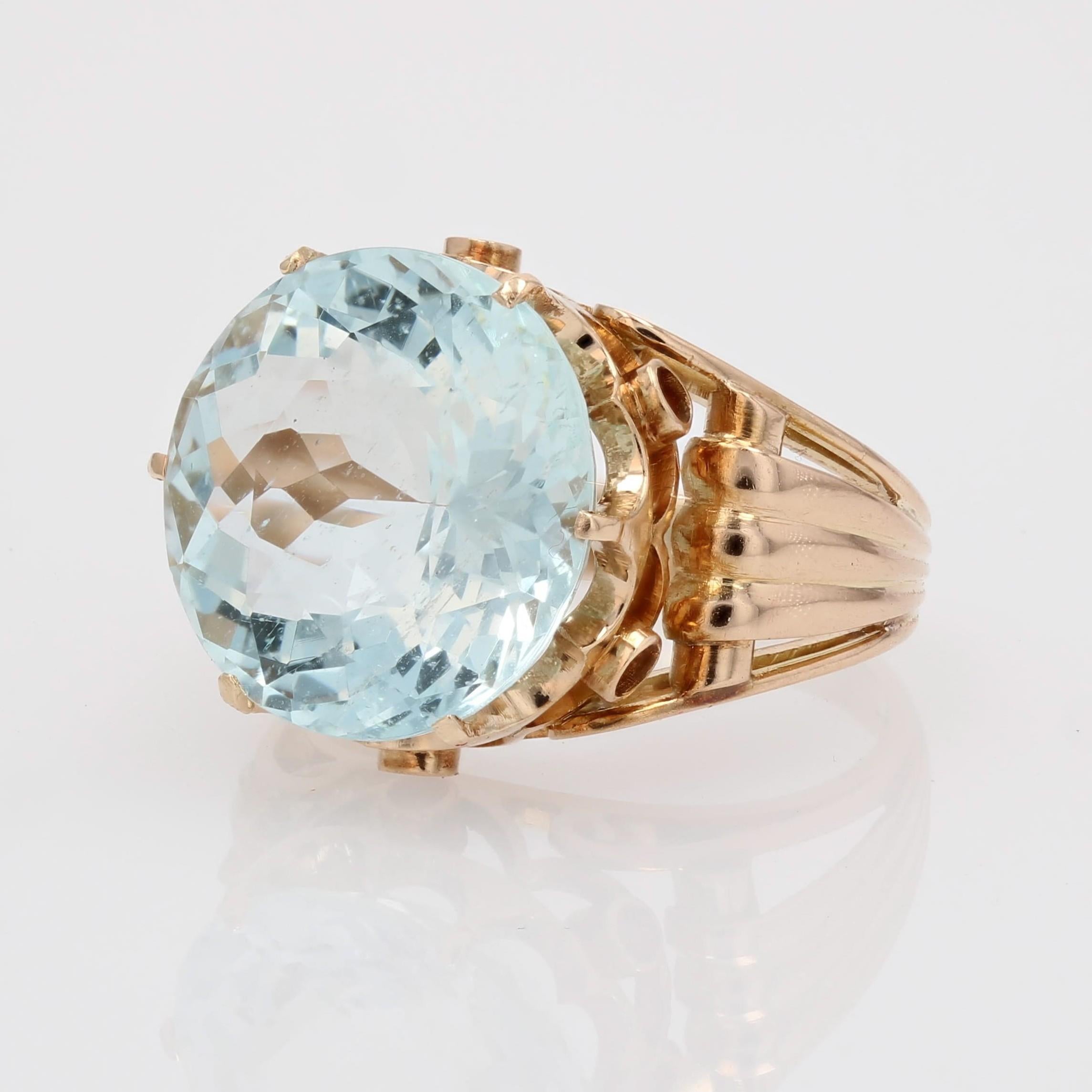 Anillo de cóctel de oro amarillo de 18 quilates con aguamarina de 10,63 quilates de los años 60 en venta 2