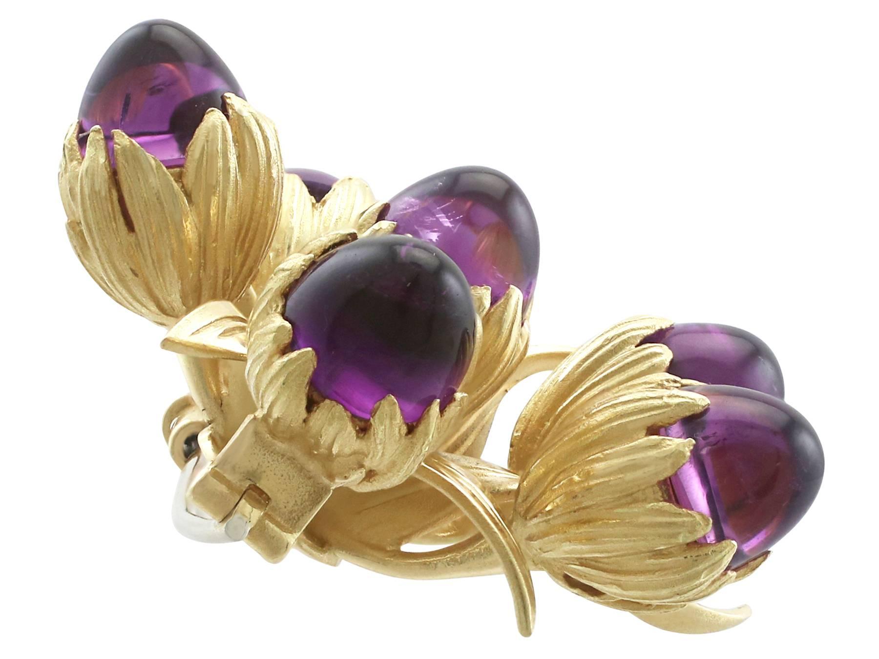 Retro 1960s 11.20 Carat Amethyst and Yellow Gold Brooch