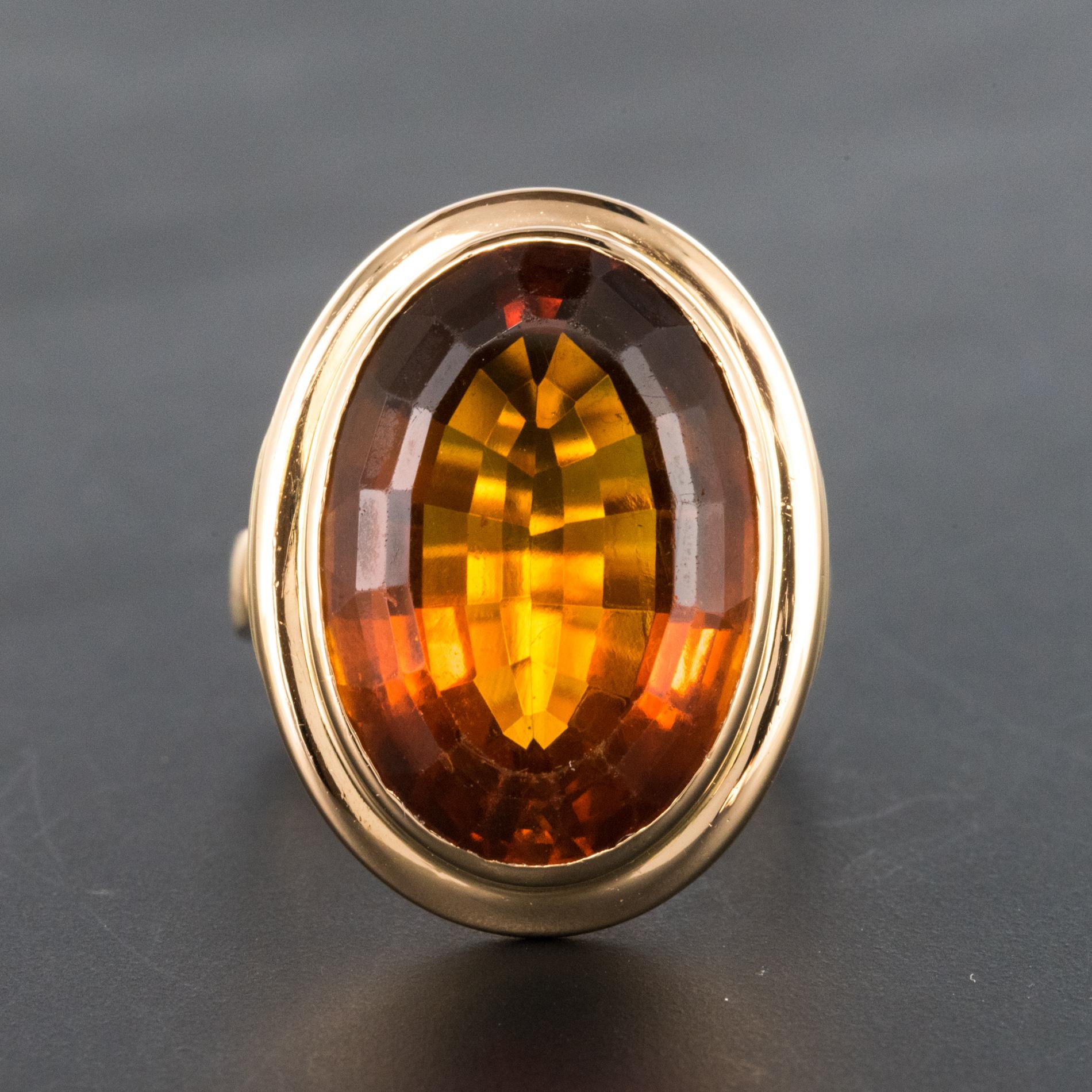 1960s 11.50 Carat Citrine 18 Karat Yellow Gold Retro Ring For Sale 3