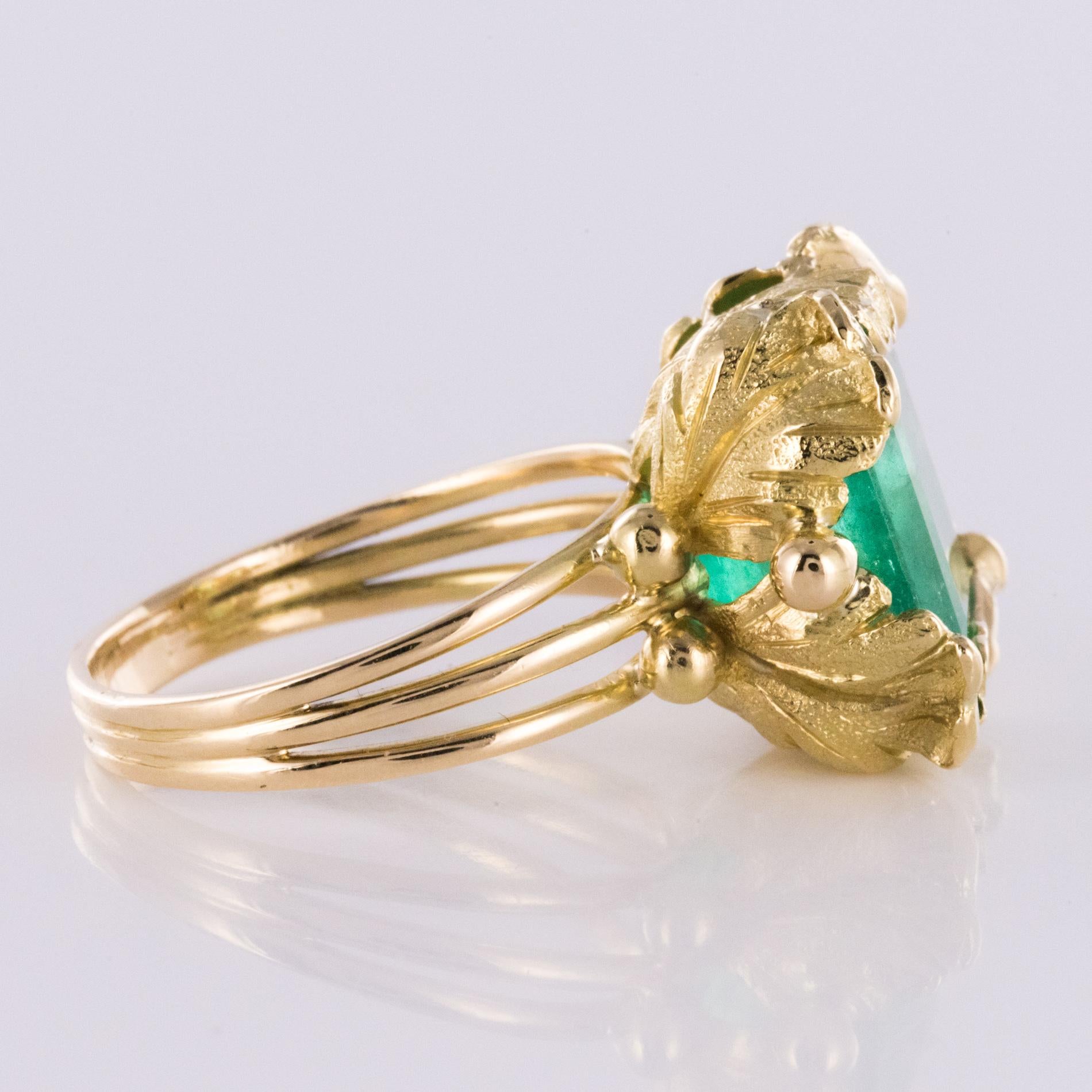 1960s 11.76 Carat Colombian Emerald Foliaged Setting 18 Karat Yellow Gold Ring 1