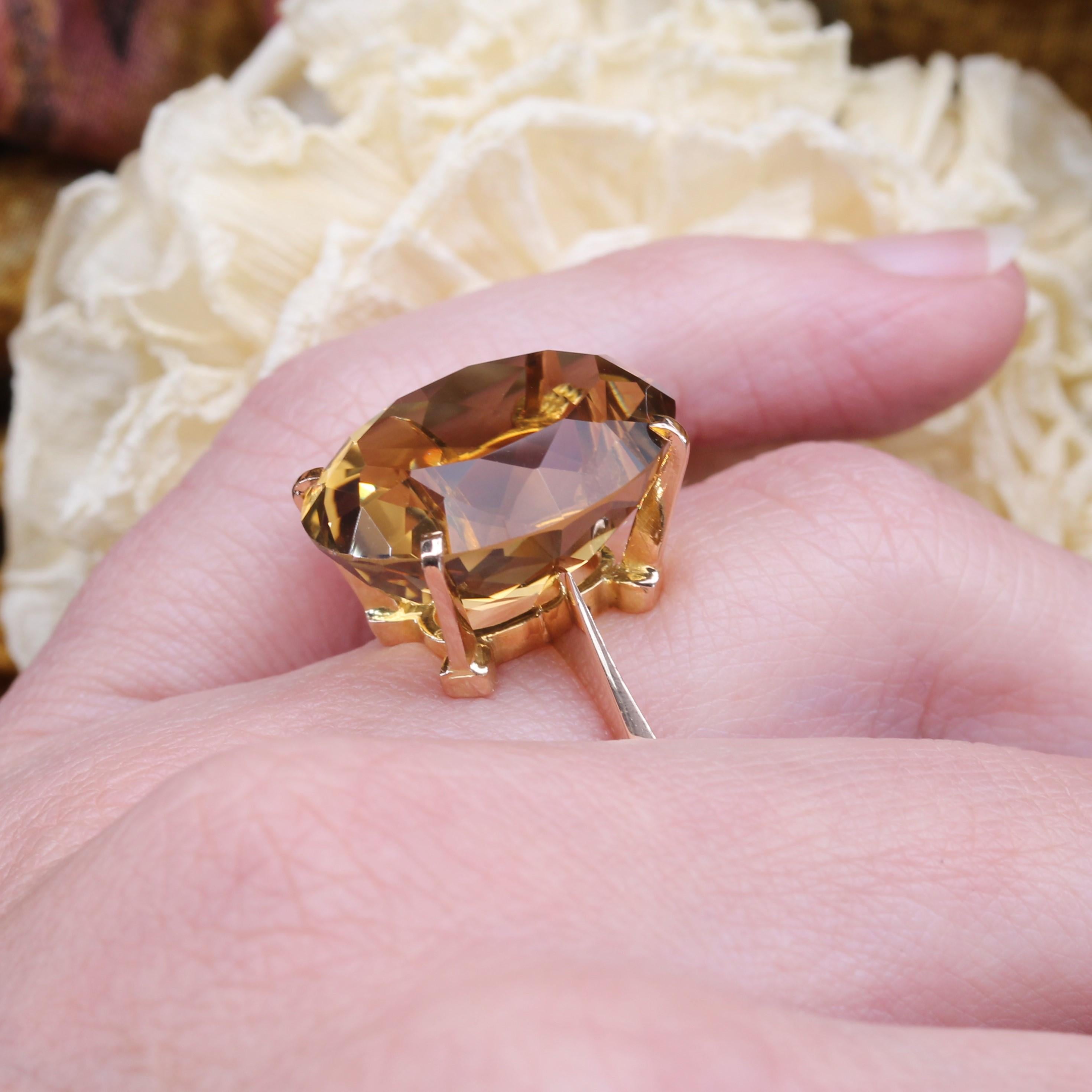 1960s 12 Carats Citrine 18 Karat Yellow Gold Cocktail Ring For Sale 9