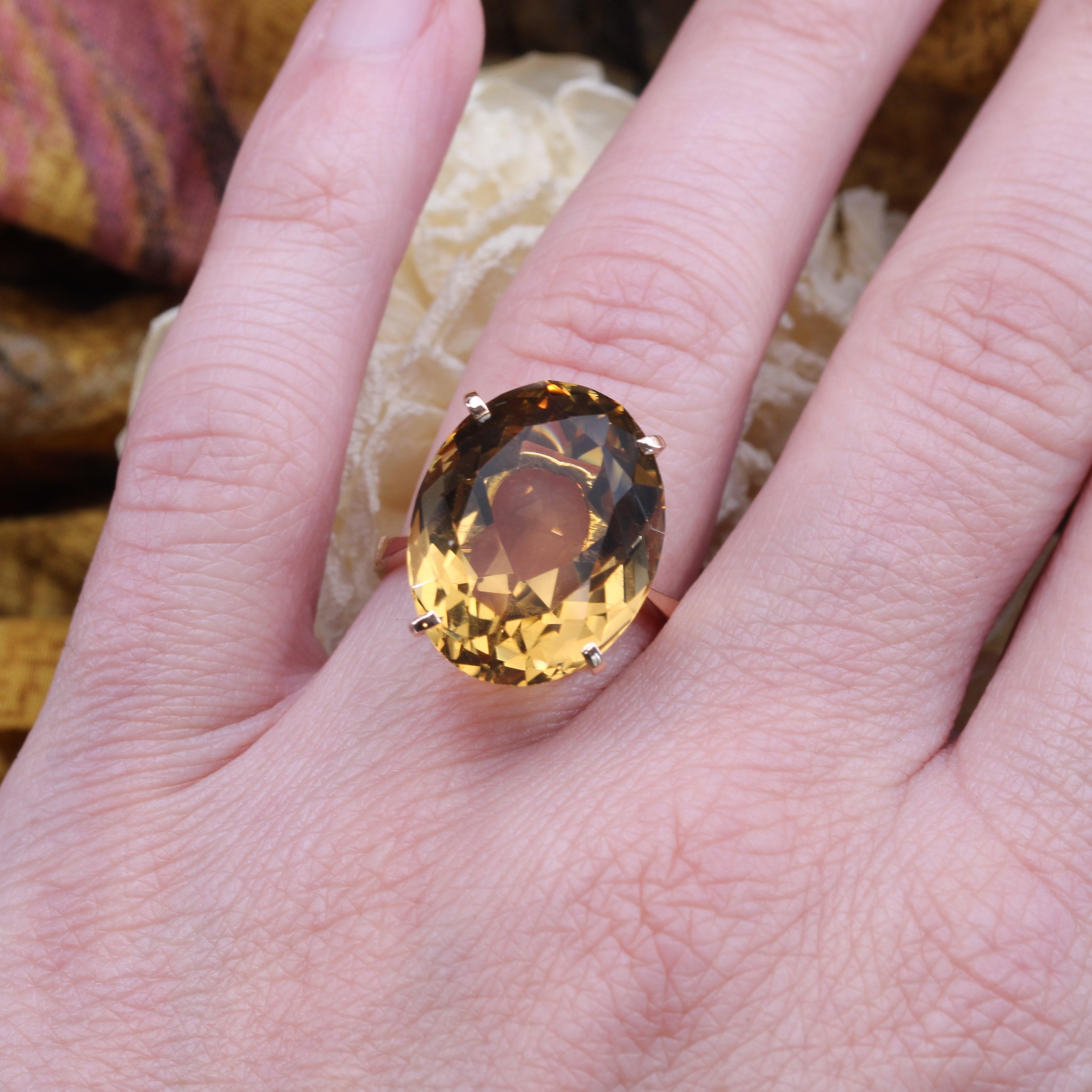1960s 12 Carats Citrine 18 Karat Yellow Gold Cocktail Ring For Sale 10
