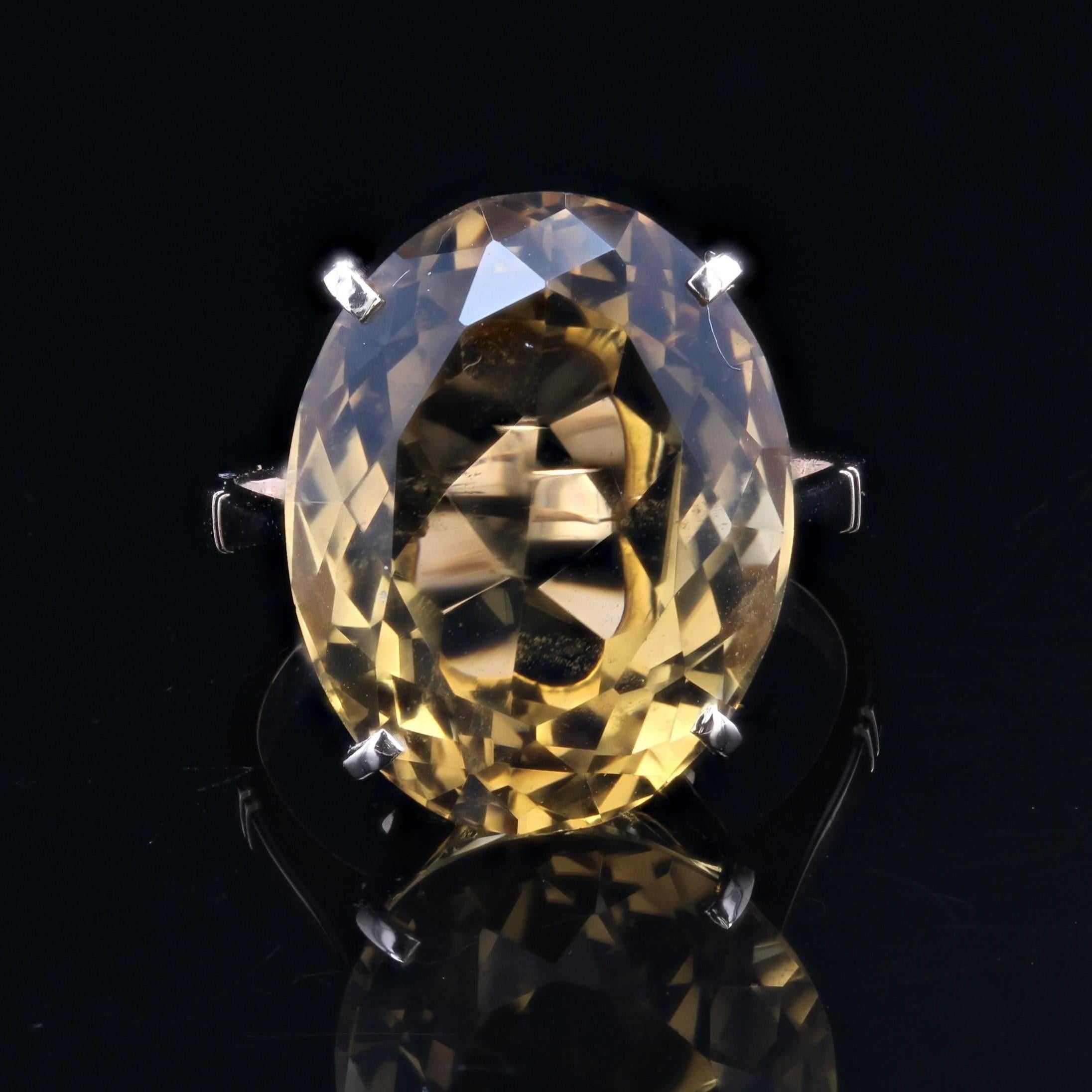 1960s 12 Carats Citrine 18 Karat Yellow Gold Cocktail Ring In Good Condition For Sale In Poitiers, FR