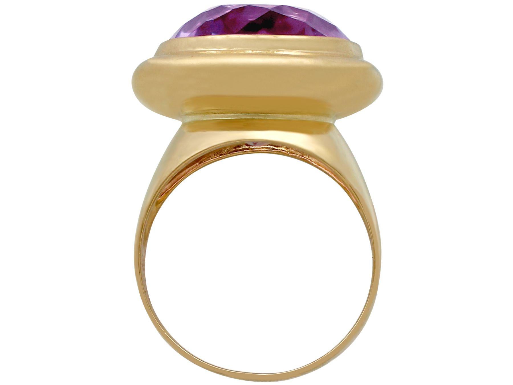 Women's or Men's 1960s 13.53 Carat Amethyst and Yellow Gold Cocktail Ring