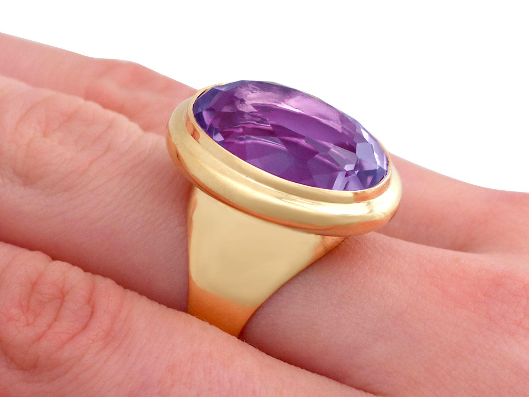 1960s 13.53 Carat Amethyst and Yellow Gold Cocktail Ring 2