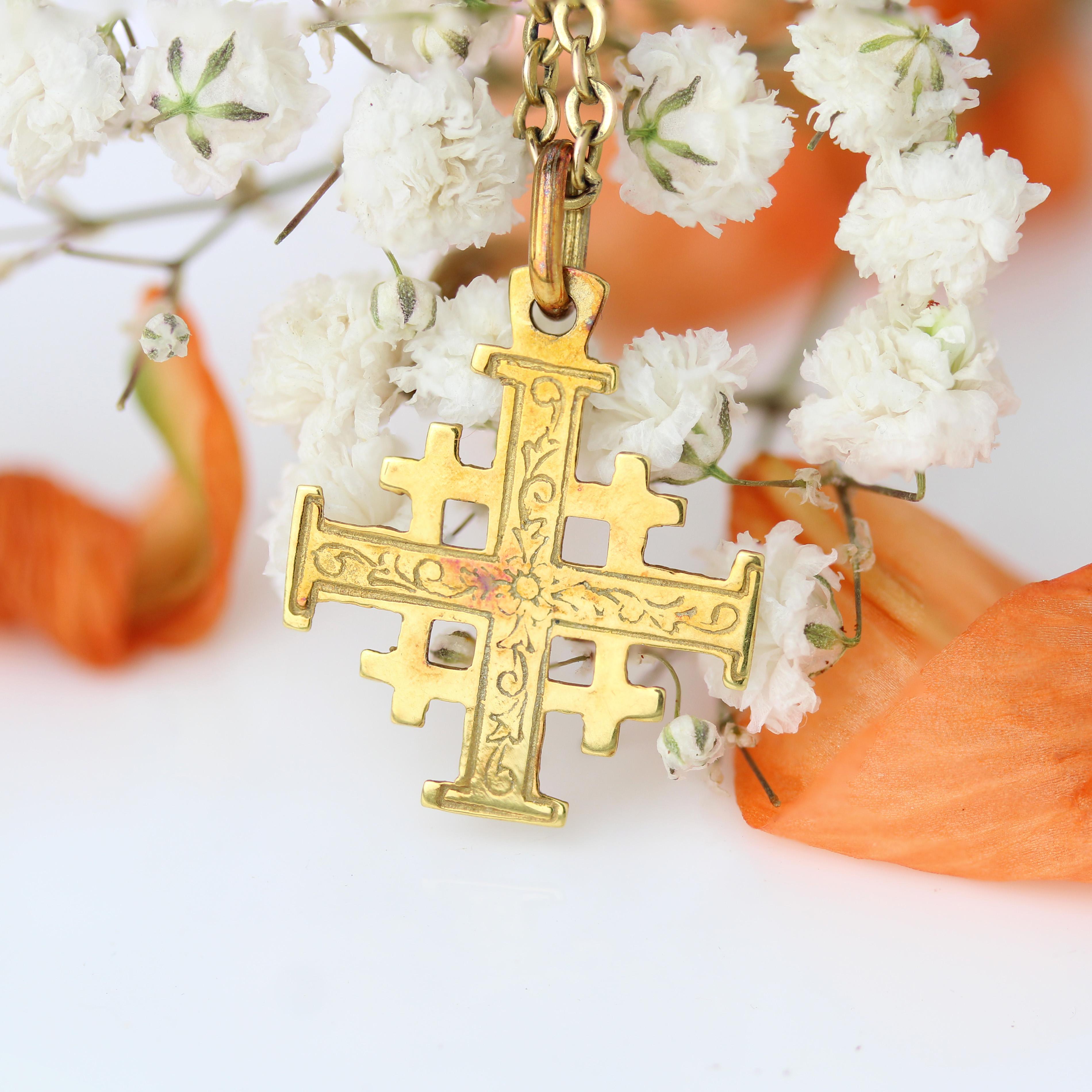 Retro 1960s 14 Karat Yellow Gold Jerusalem Cross Pendant
