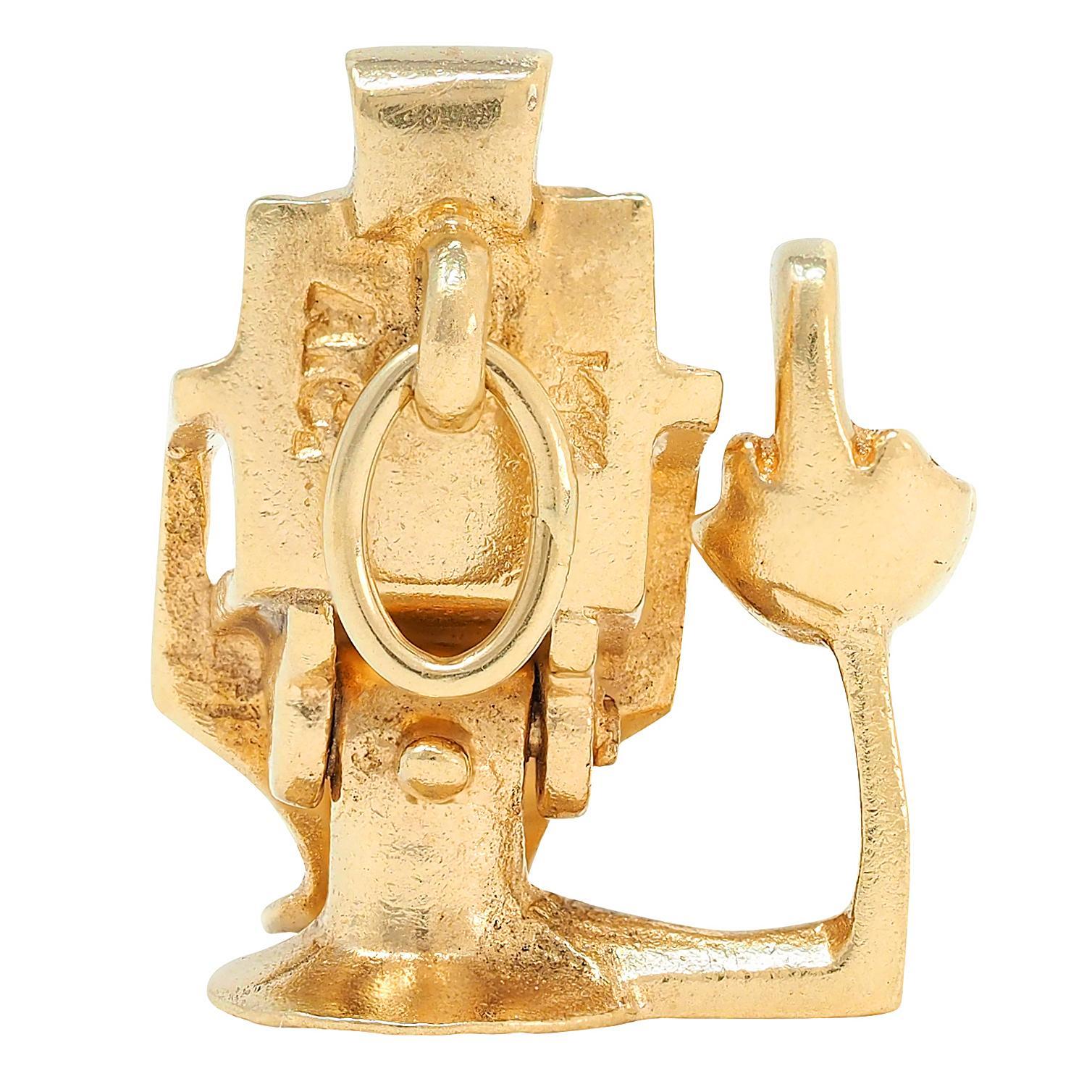 1960er Jahre 14 Karat Gelbgold Vintage Zahnarztstuhl Anhänger Charme Damen im Angebot