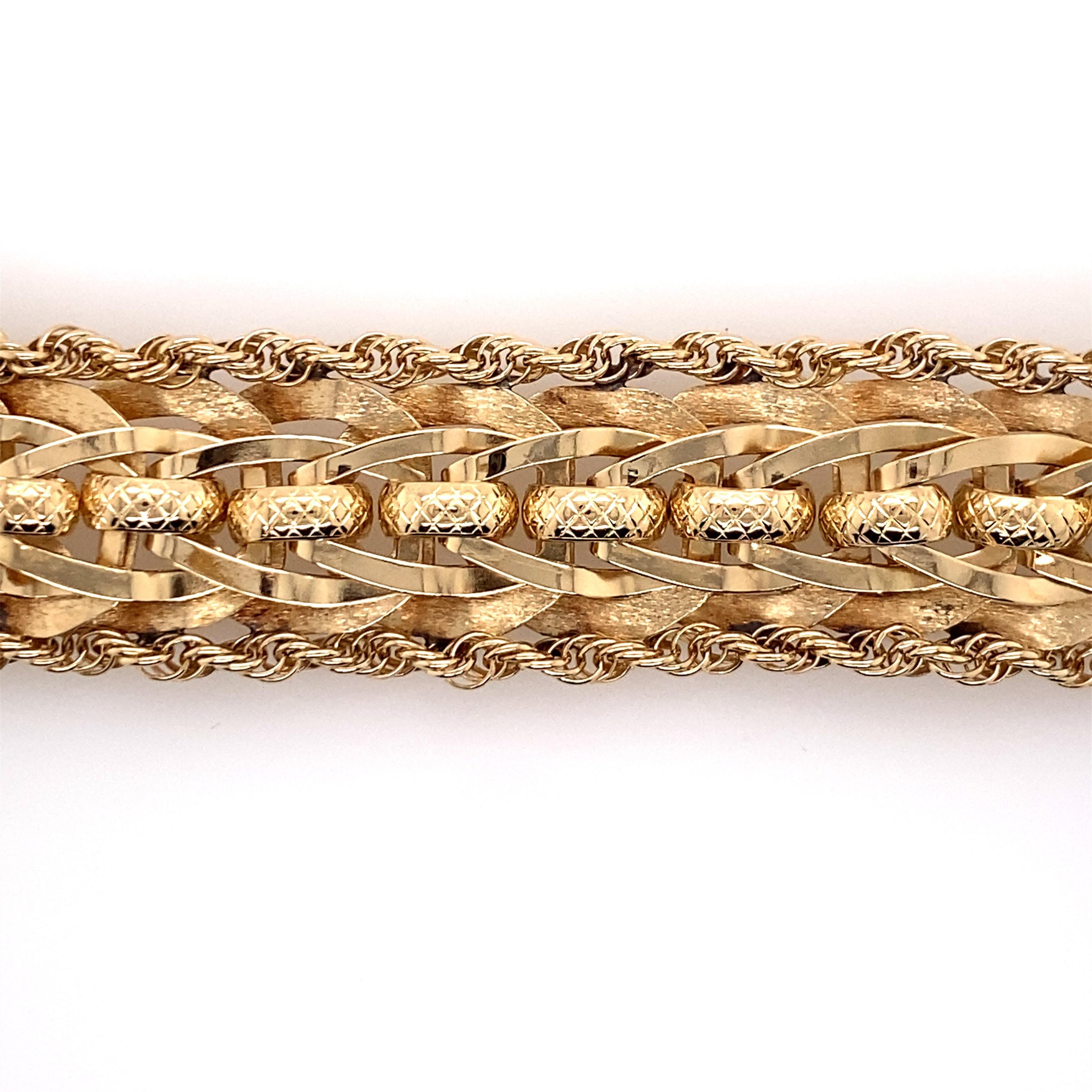 Retro 1960s 14 Karat Yellow Gold Wide Link Bracelet with Rope Edge For Sale