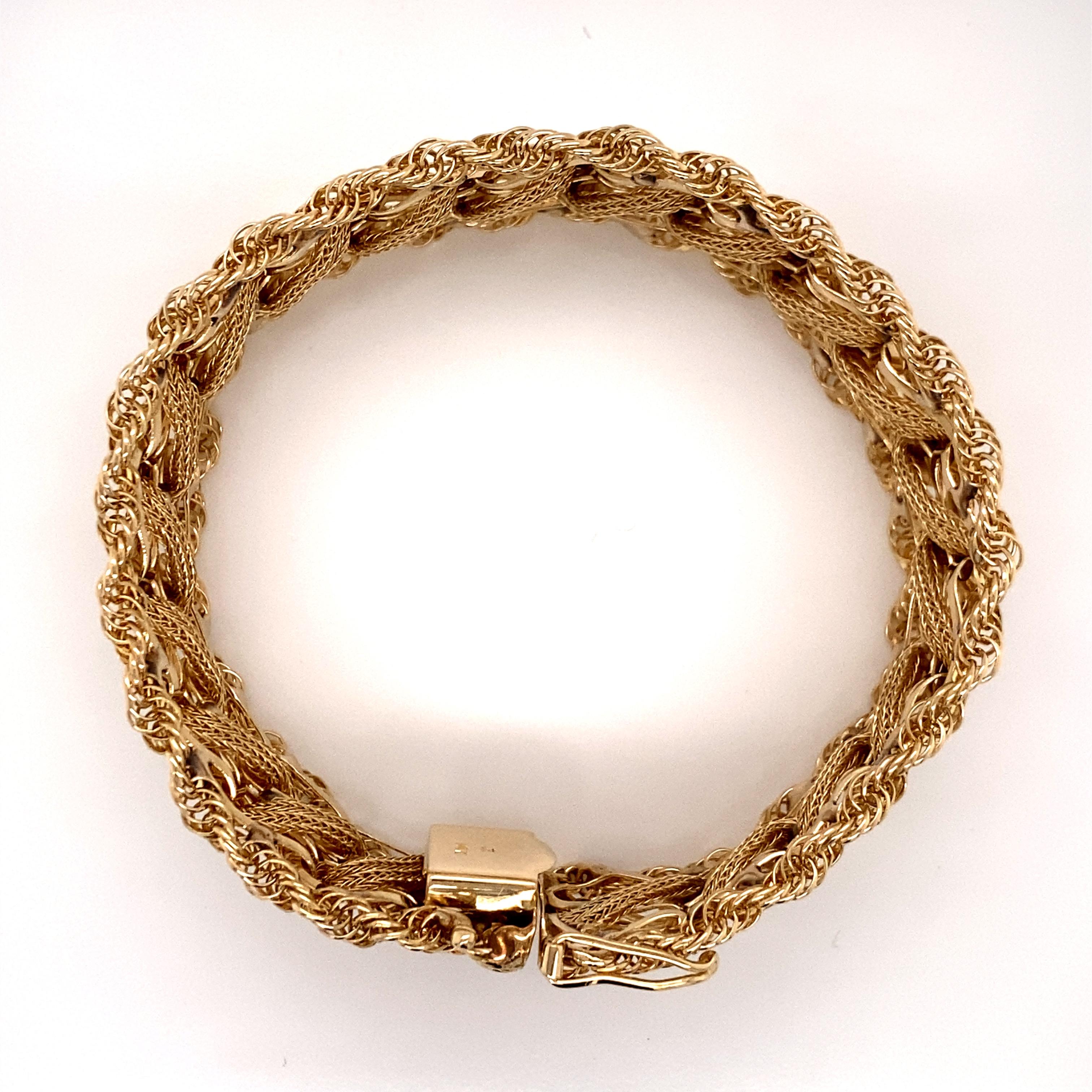 Breites Charm-Armband aus 14 Karat Gelbgold, gewebtes Weizengeflecht, Seil-Rand (Retro) im Angebot