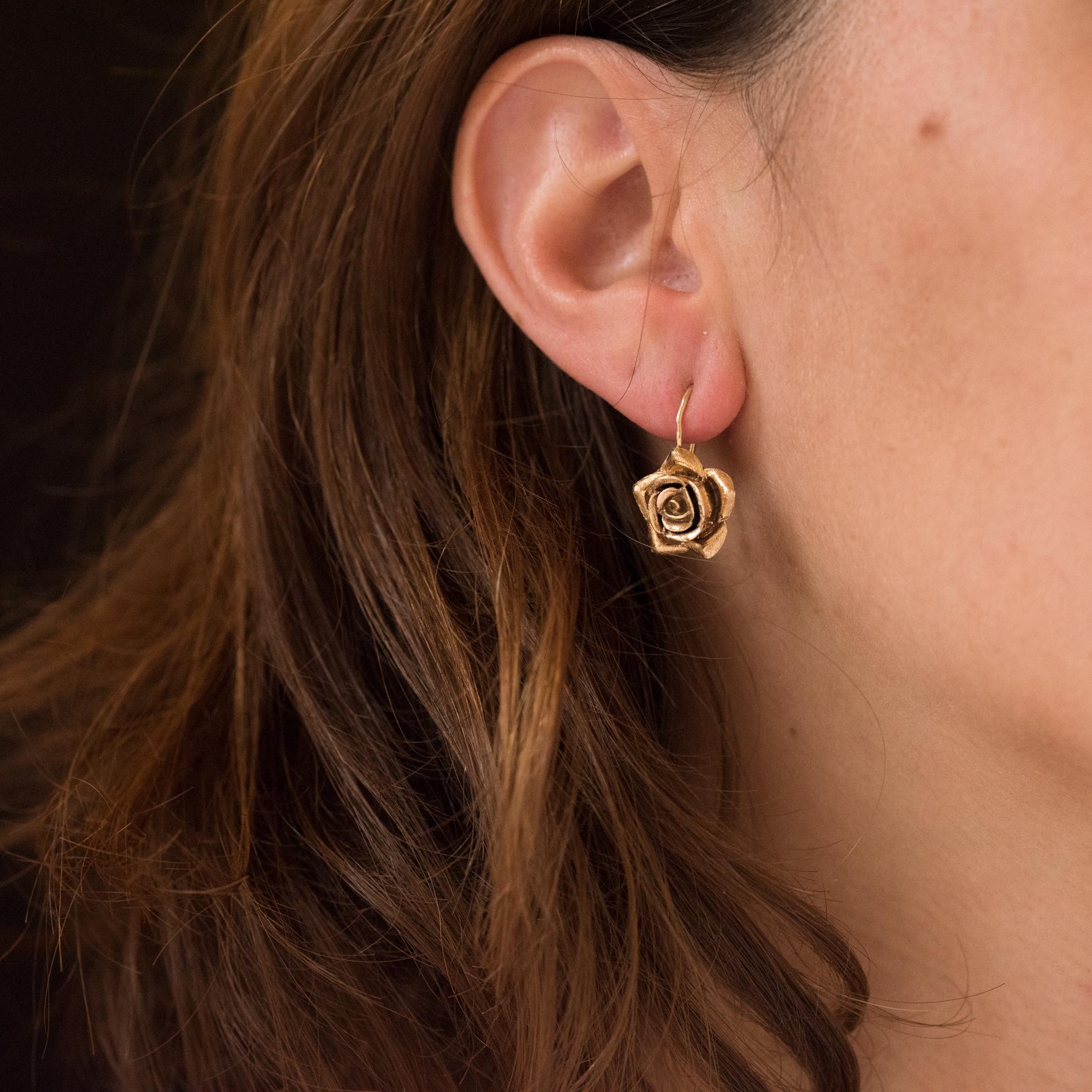 1960s 14 Karat Rose Gold Sleepers Earrings In Excellent Condition In Poitiers, FR