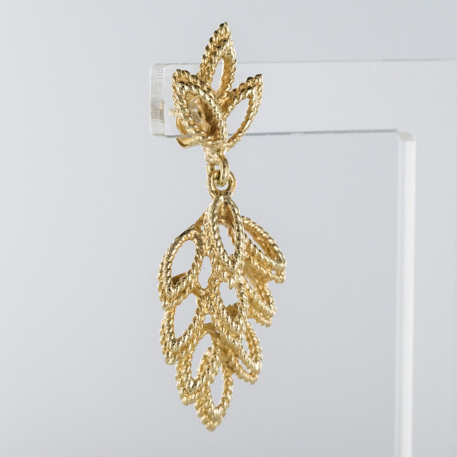 1960s 14 Karat Yellow Gold Leaf Shaped Dangle Earrings 2