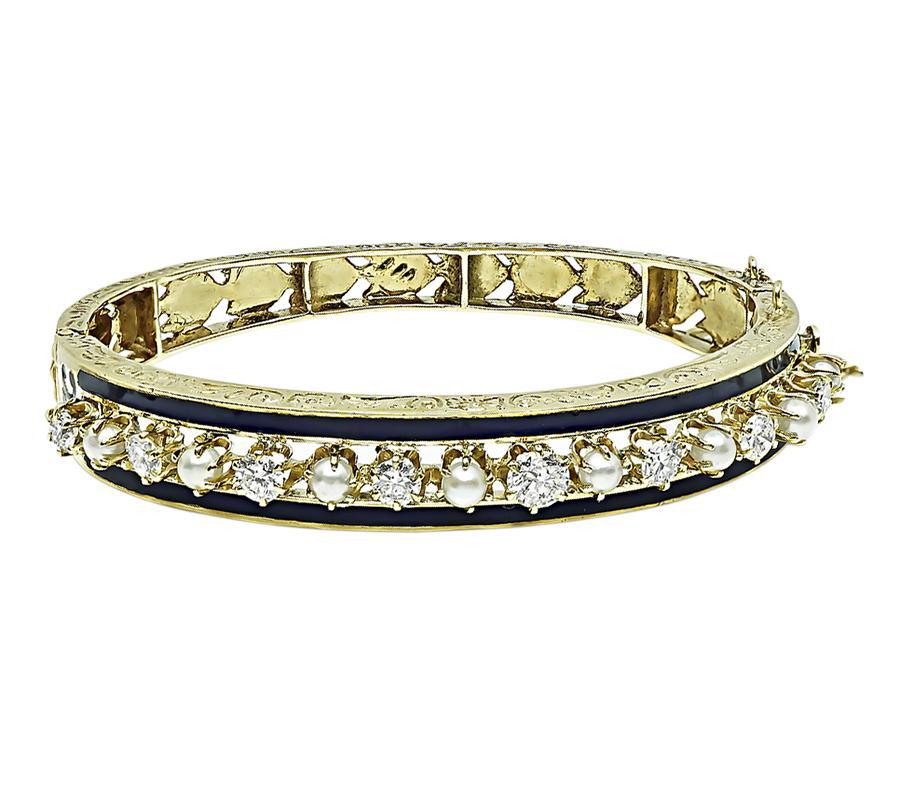 Round Cut 1960s 1.40ct Diamond Pearl Enamel Gold Bangle