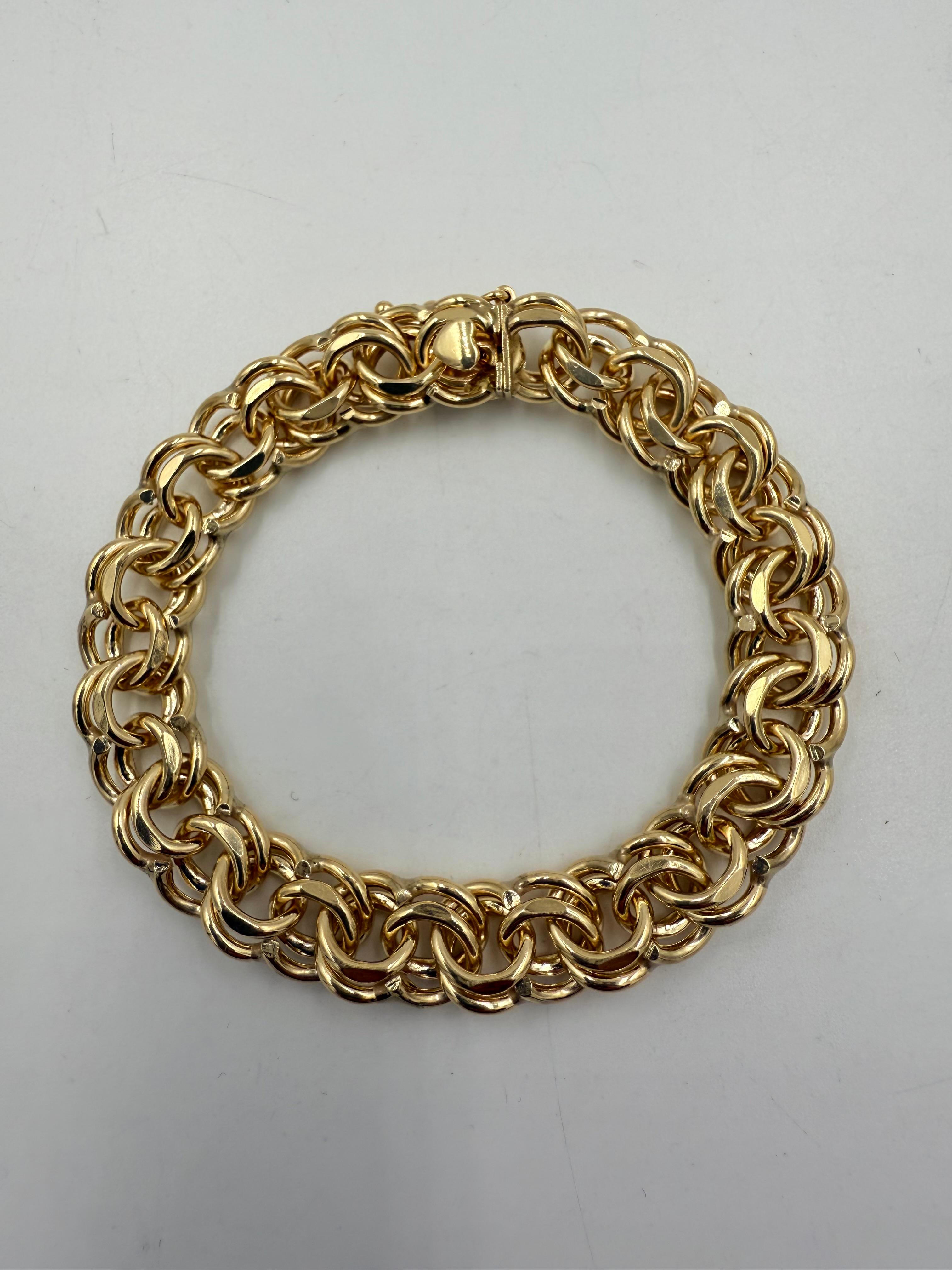 1960s Bracelet à breloques en or jaune 14k en vente 5