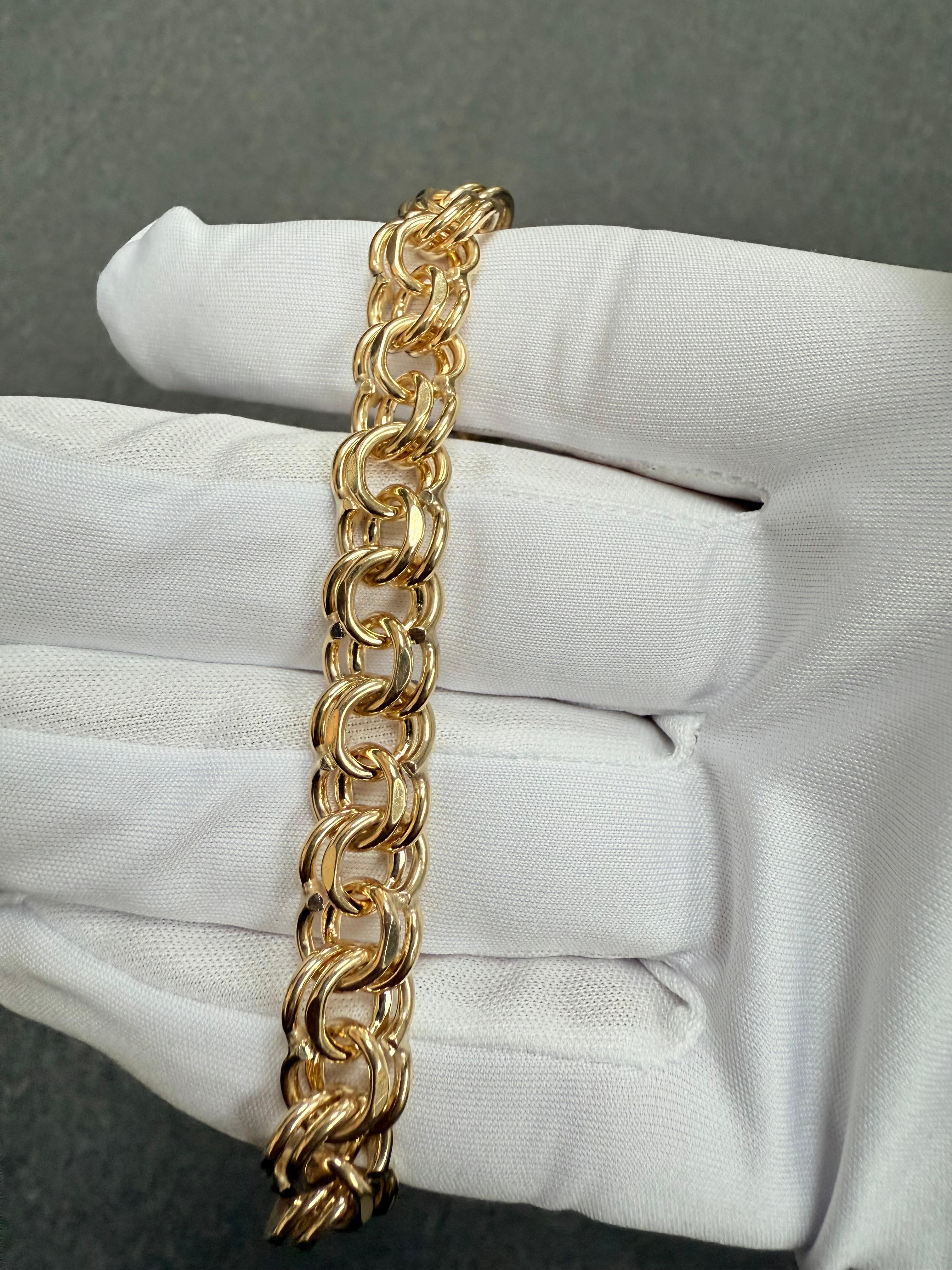 1960s Bracelet à breloques en or jaune 14k en vente 6