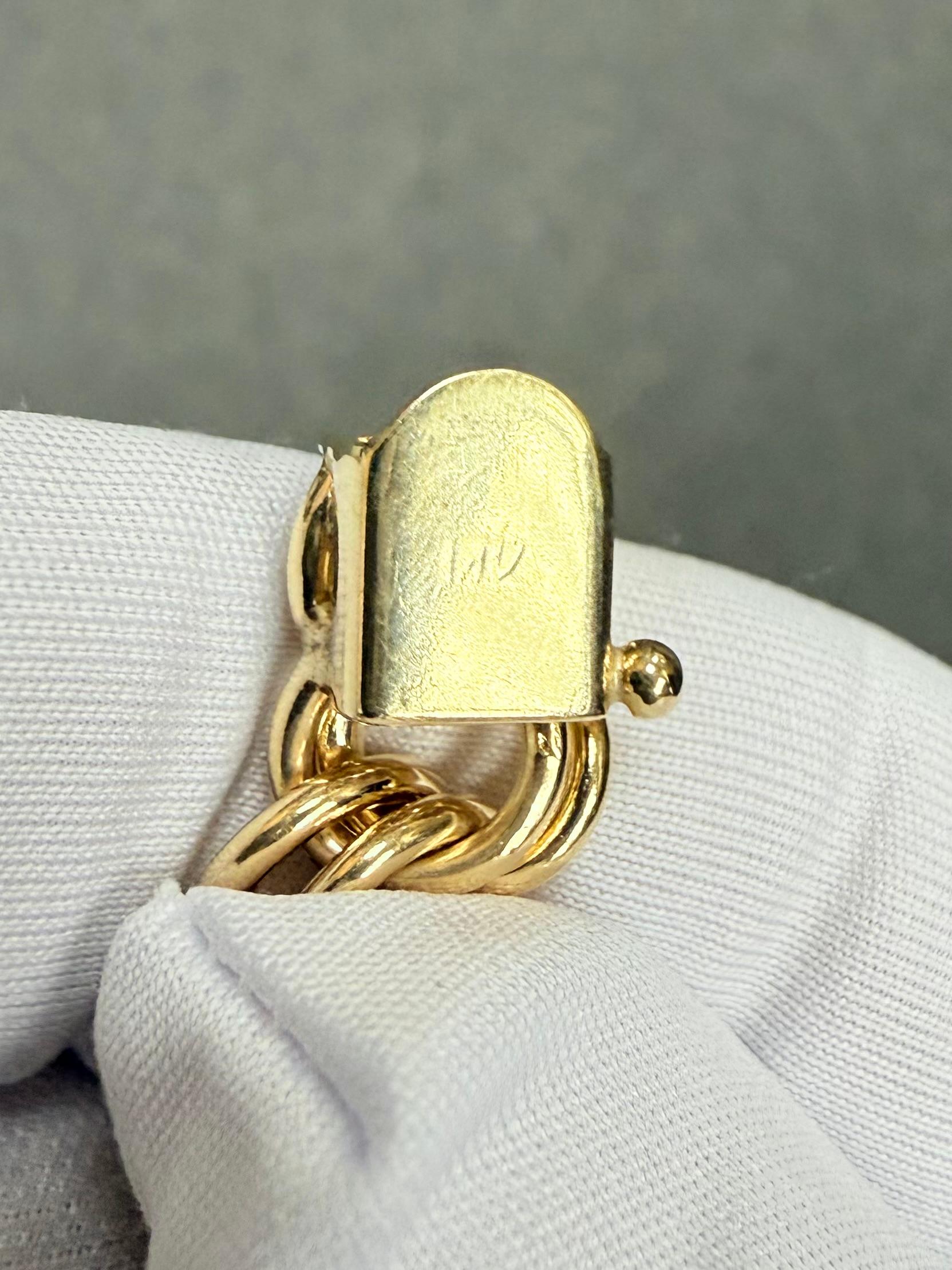 1960s Bracelet à breloques en or jaune 14k en vente 9