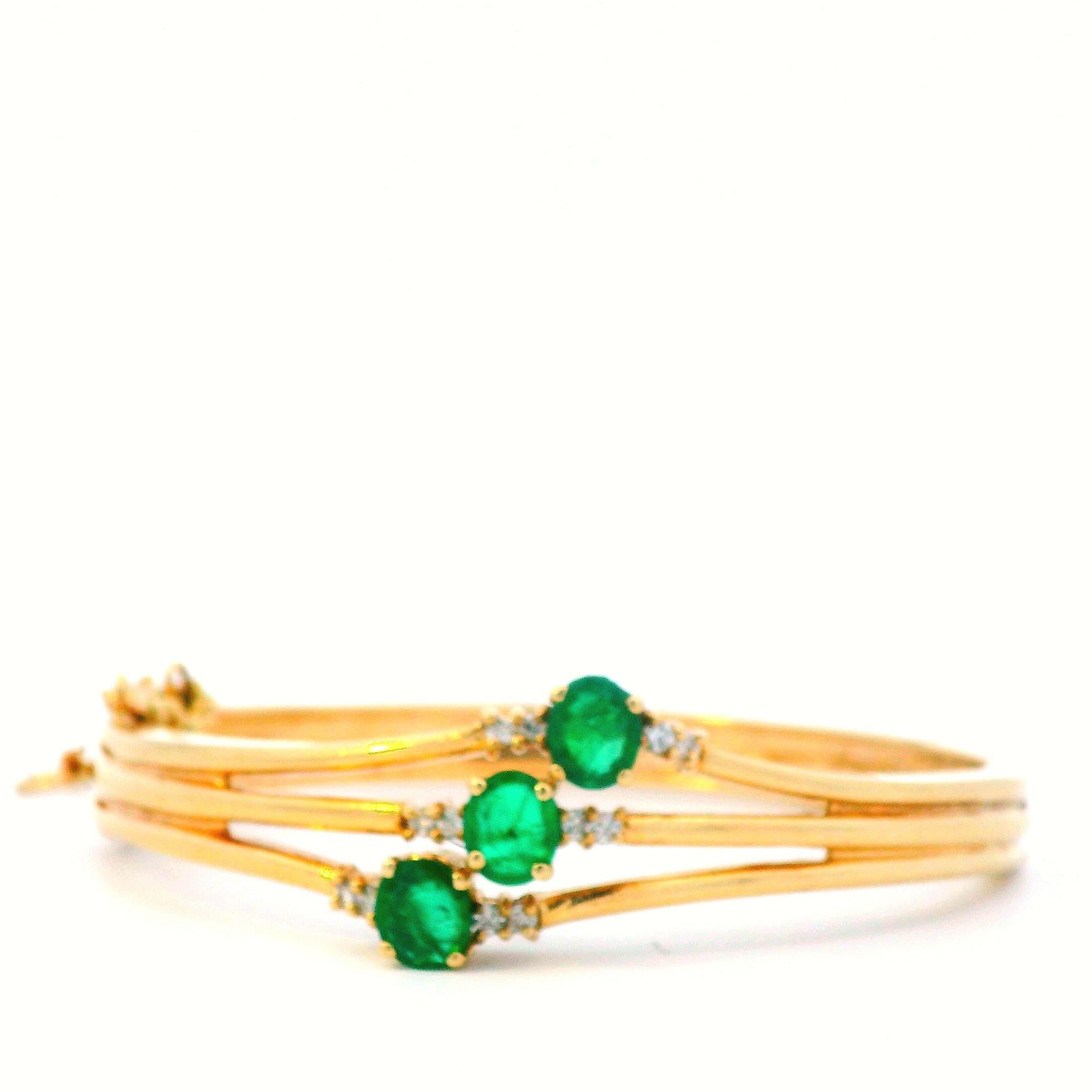 1960s 14k Yellow Gold Emerald and Diamond Bangle For Sale 7