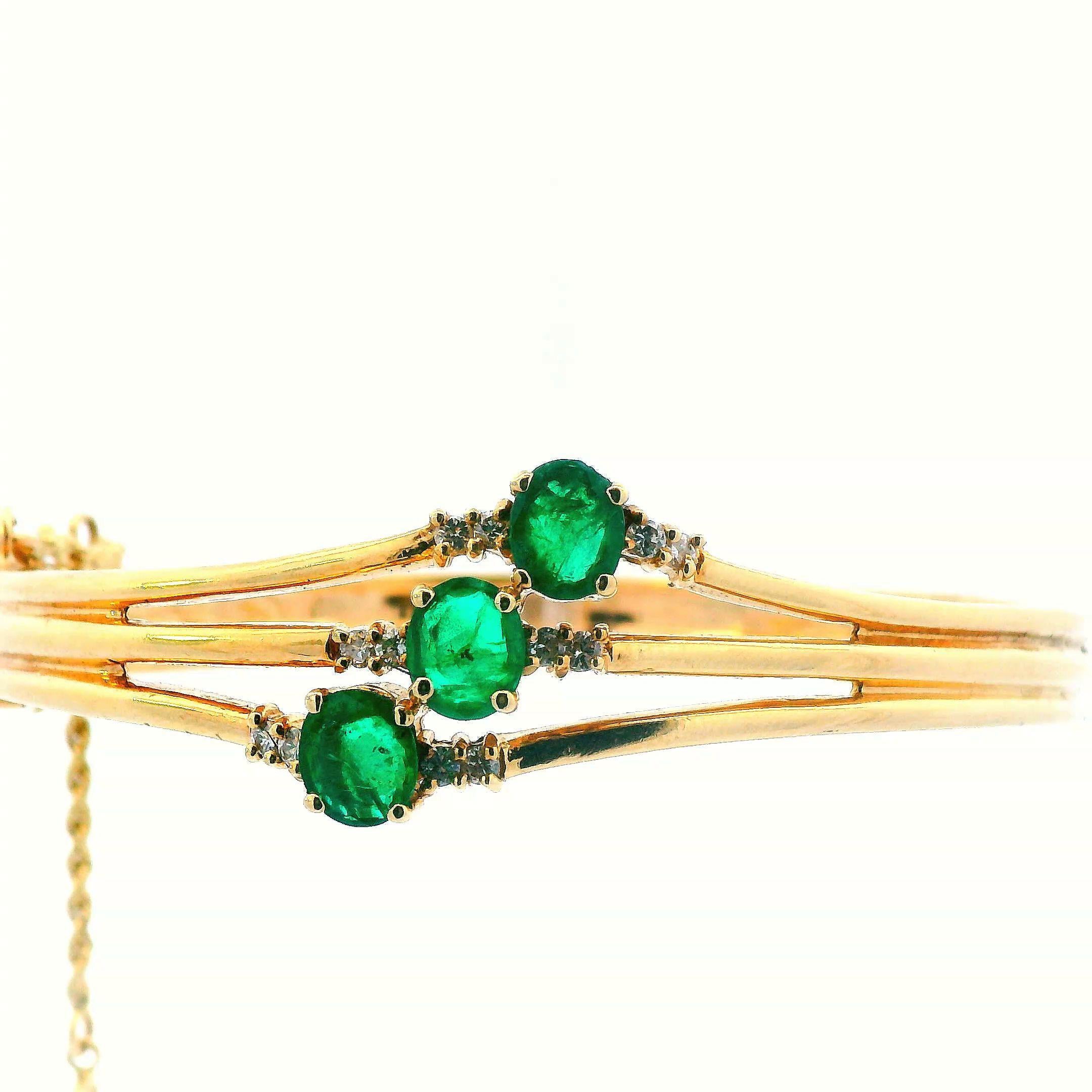 Women's or Men's 1960s 14k Yellow Gold Emerald and Diamond Bangle For Sale