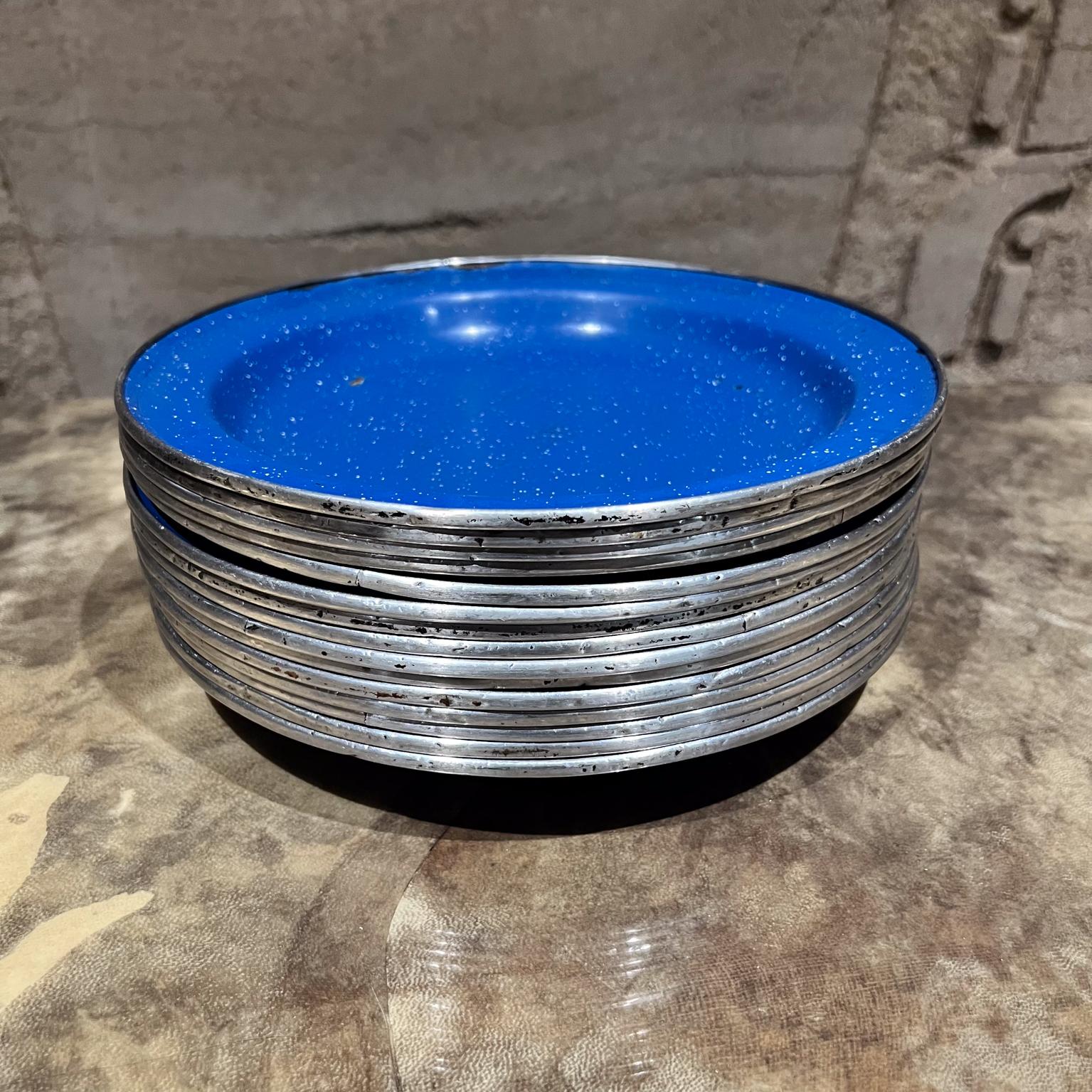1960s Speckled Blue 15 Enamelware Plates Camping Dinnerware Mexico For Sale 4
