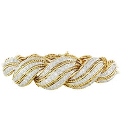 1960s 18 Karat Gold Flexible 4.00 Carat H/VS Diamond Bracelet Bangle Cuff