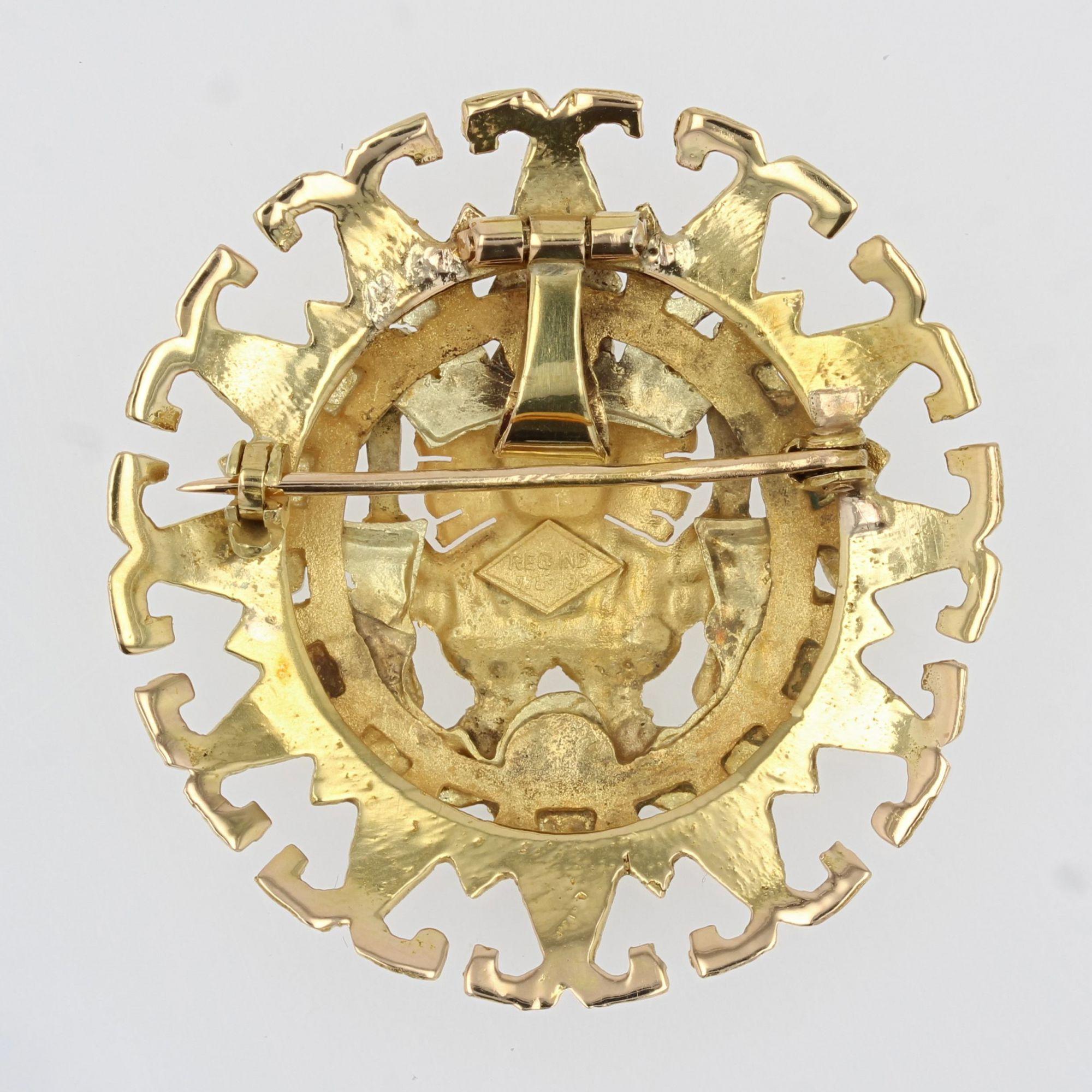 Colgante broche azteca de oro amarillo de 18 quilates de los años 60 en venta 2