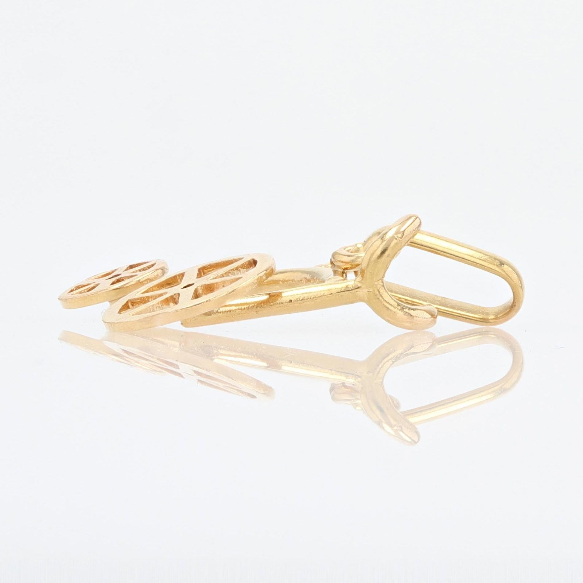 1960s 18 Karat Yellow Gold Bicycle Charm Pendant In Good Condition For Sale In Poitiers, FR