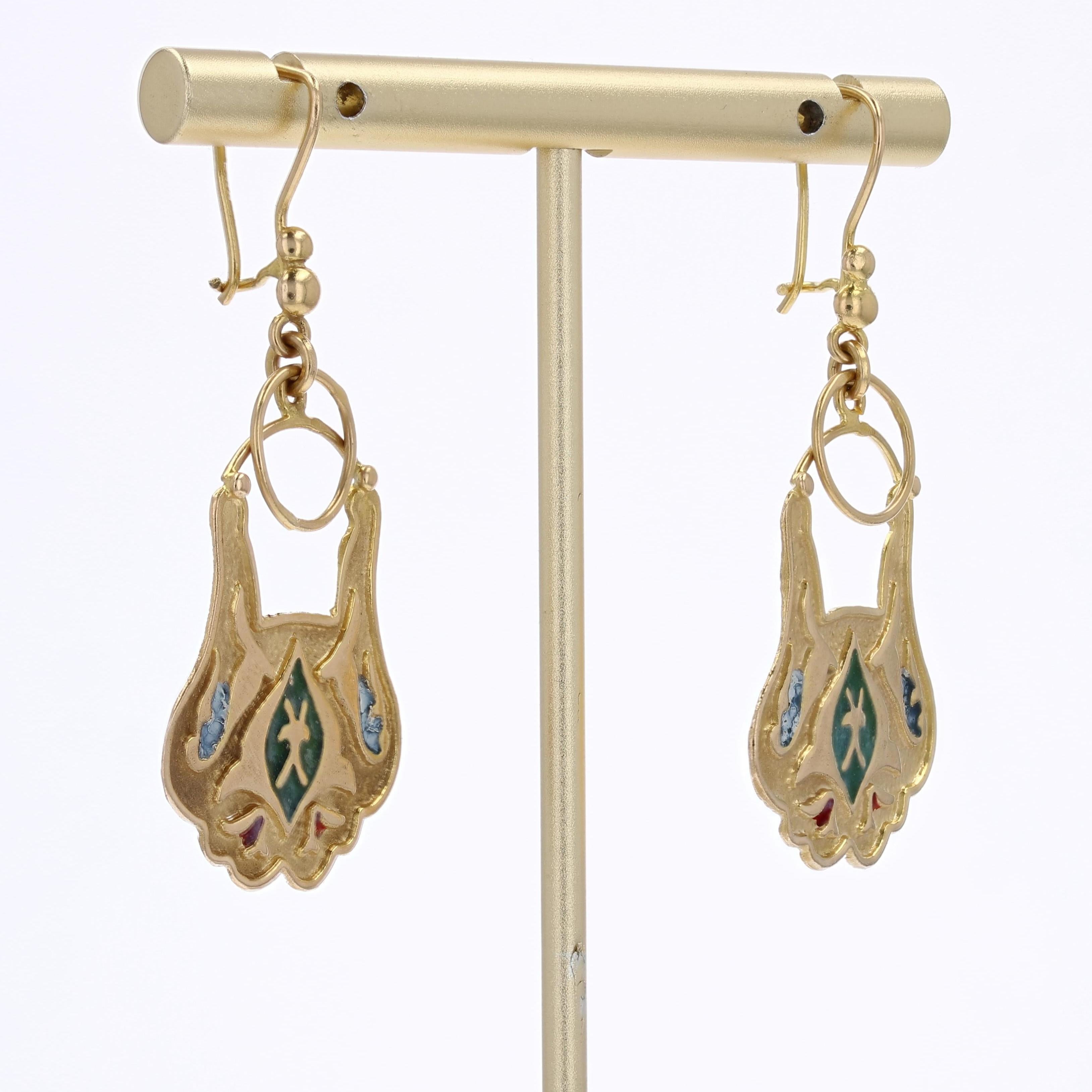 1960s Boucles d'oreilles orientales pendantes en or jaune 18 carats émaillé Bon état - En vente à Poitiers, FR