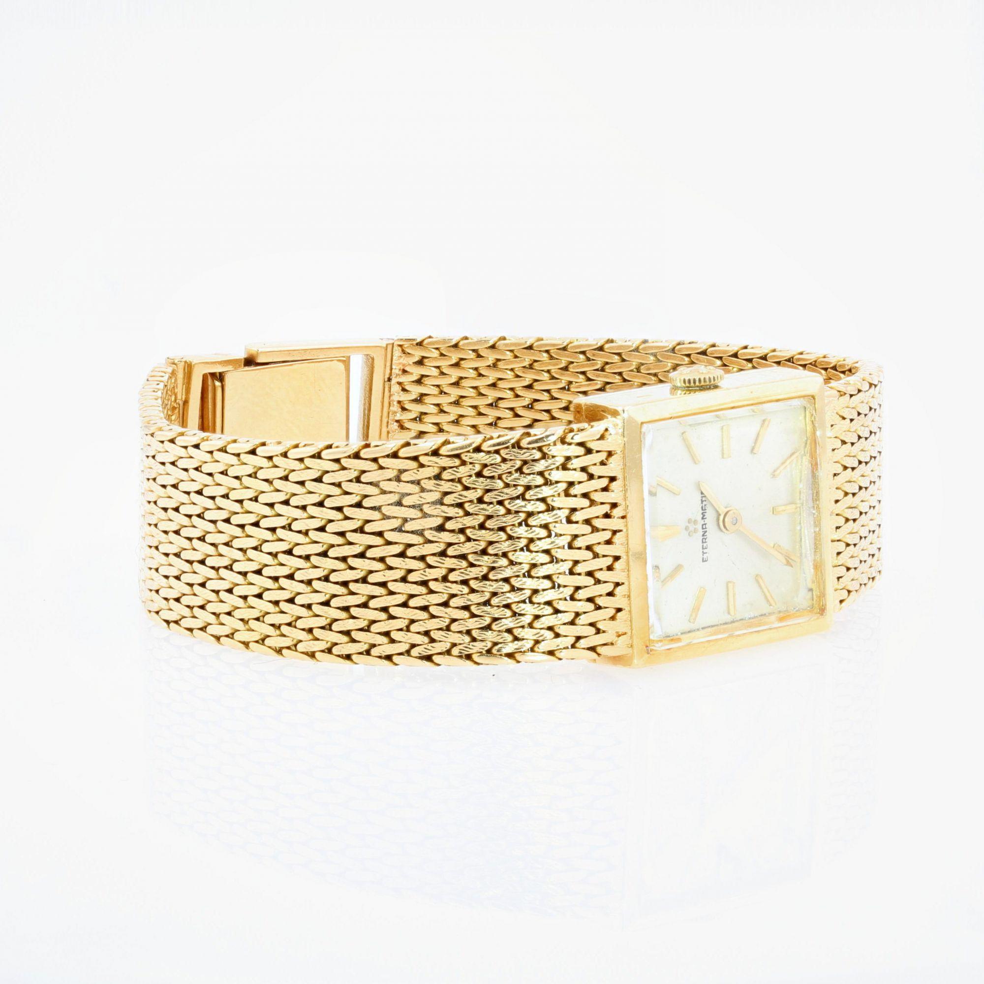 1960s 18 Karat Yellow Gold Eterna Matic Ladys' Watch In Good Condition For Sale In Poitiers, FR
