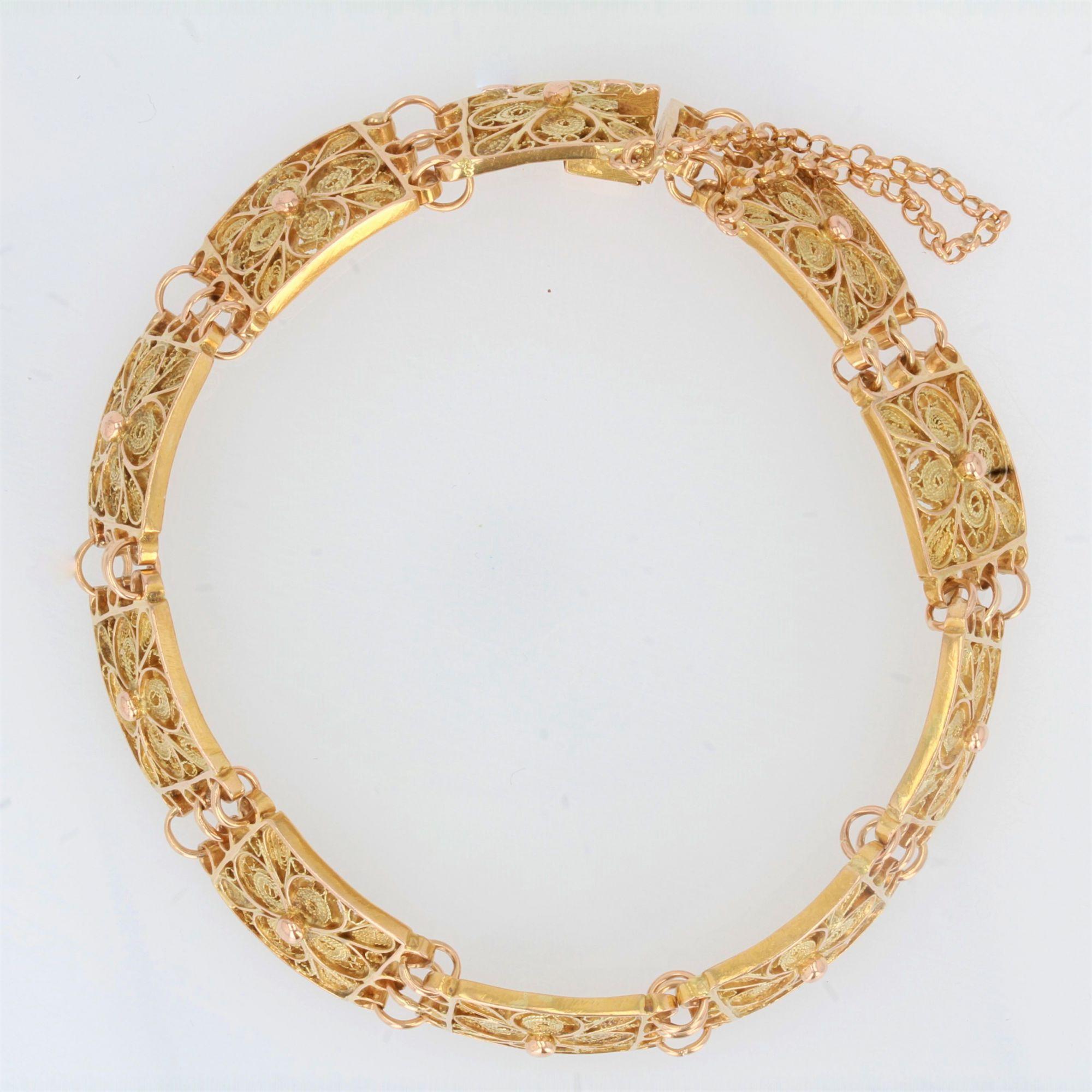 1960s 18 Karat Yellow Gold Filigree Square Links Bracelet 5