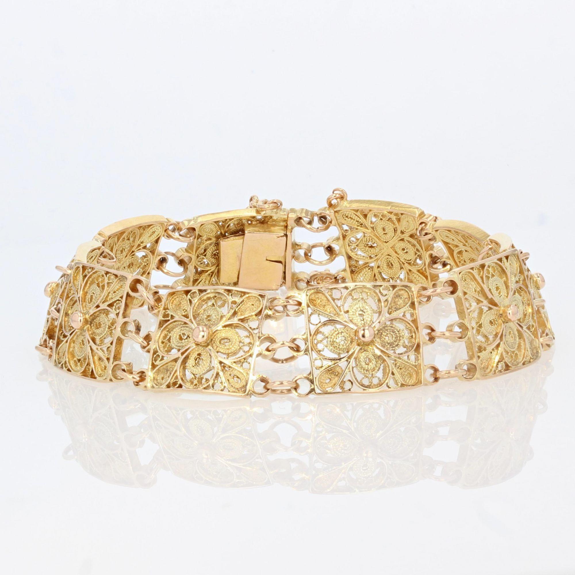 Retro 1960s 18 Karat Yellow Gold Filigree Square Links Bracelet