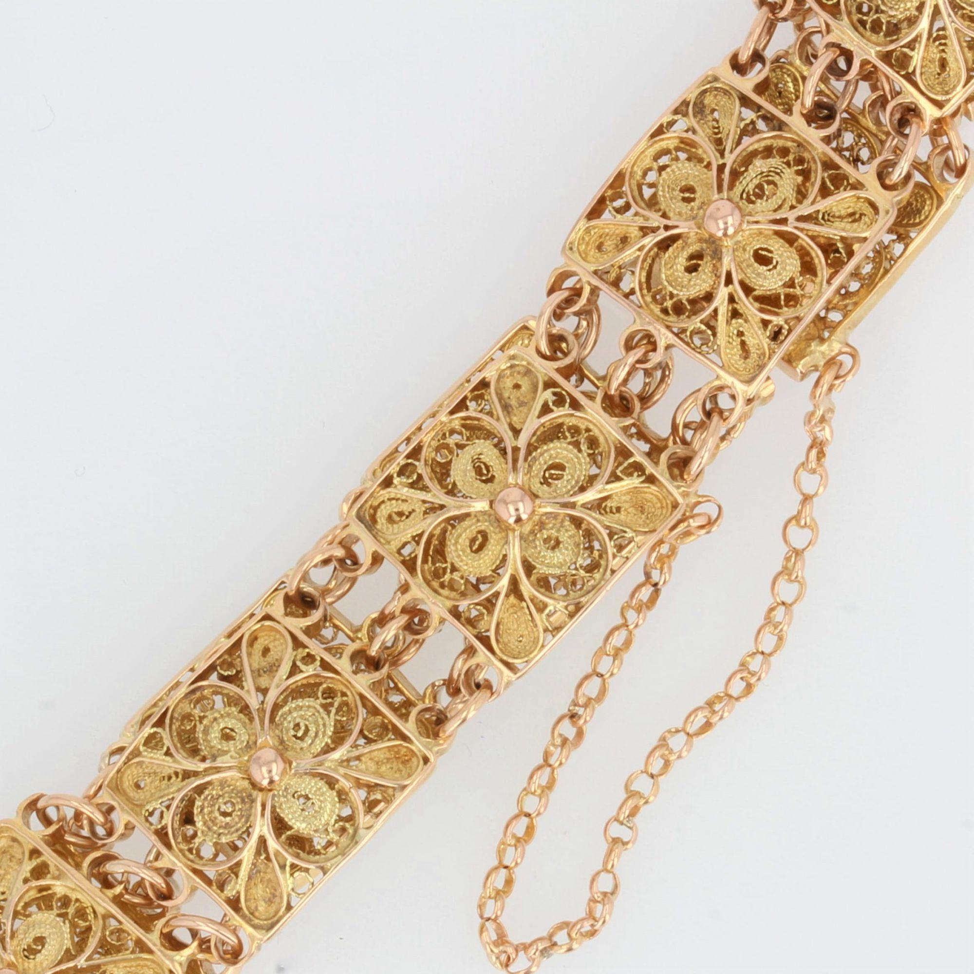 1960s 18 Karat Yellow Gold Filigree Square Links Bracelet In Good Condition In Poitiers, FR