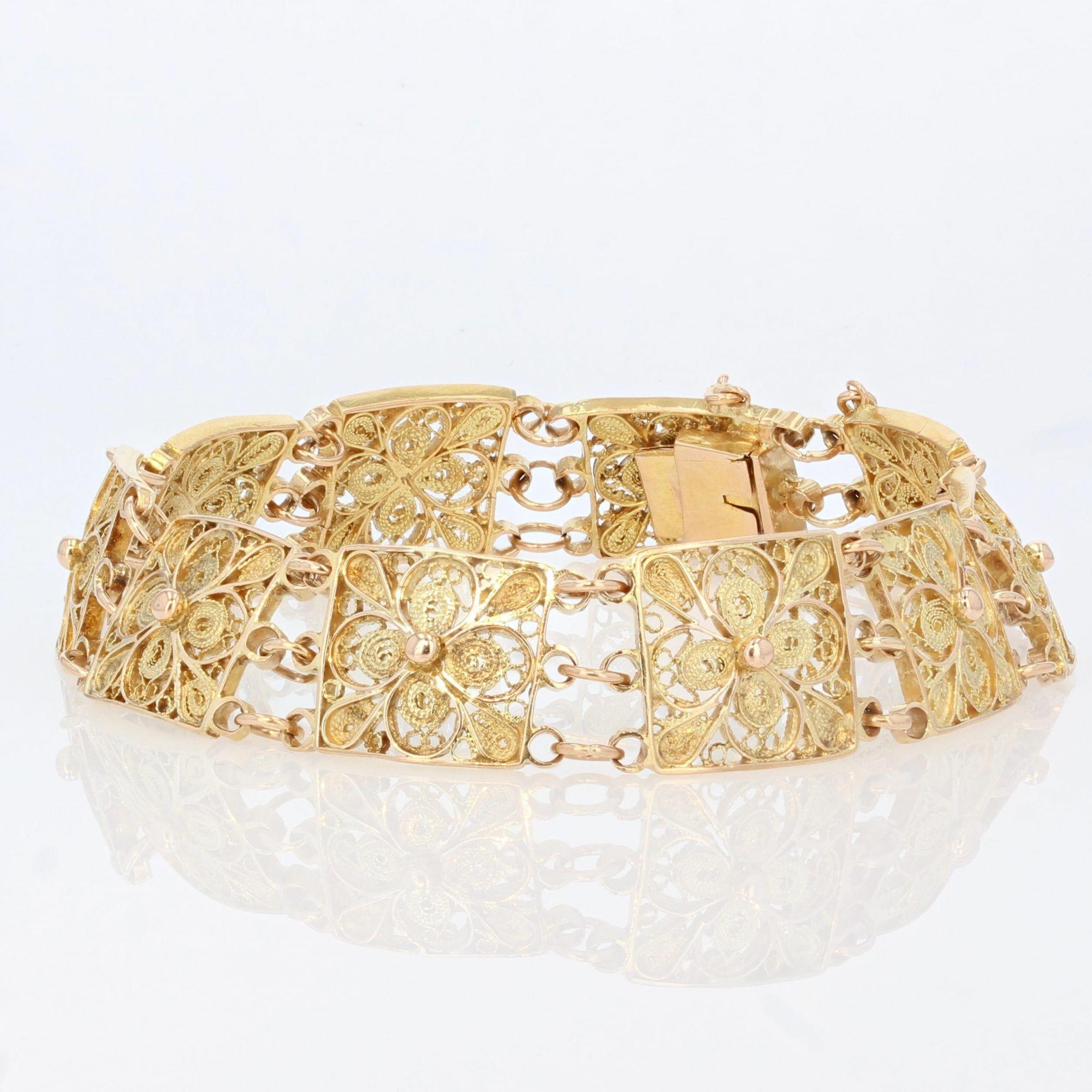 1960s 18 Karat Yellow Gold Filigree Square Links Bracelet 1