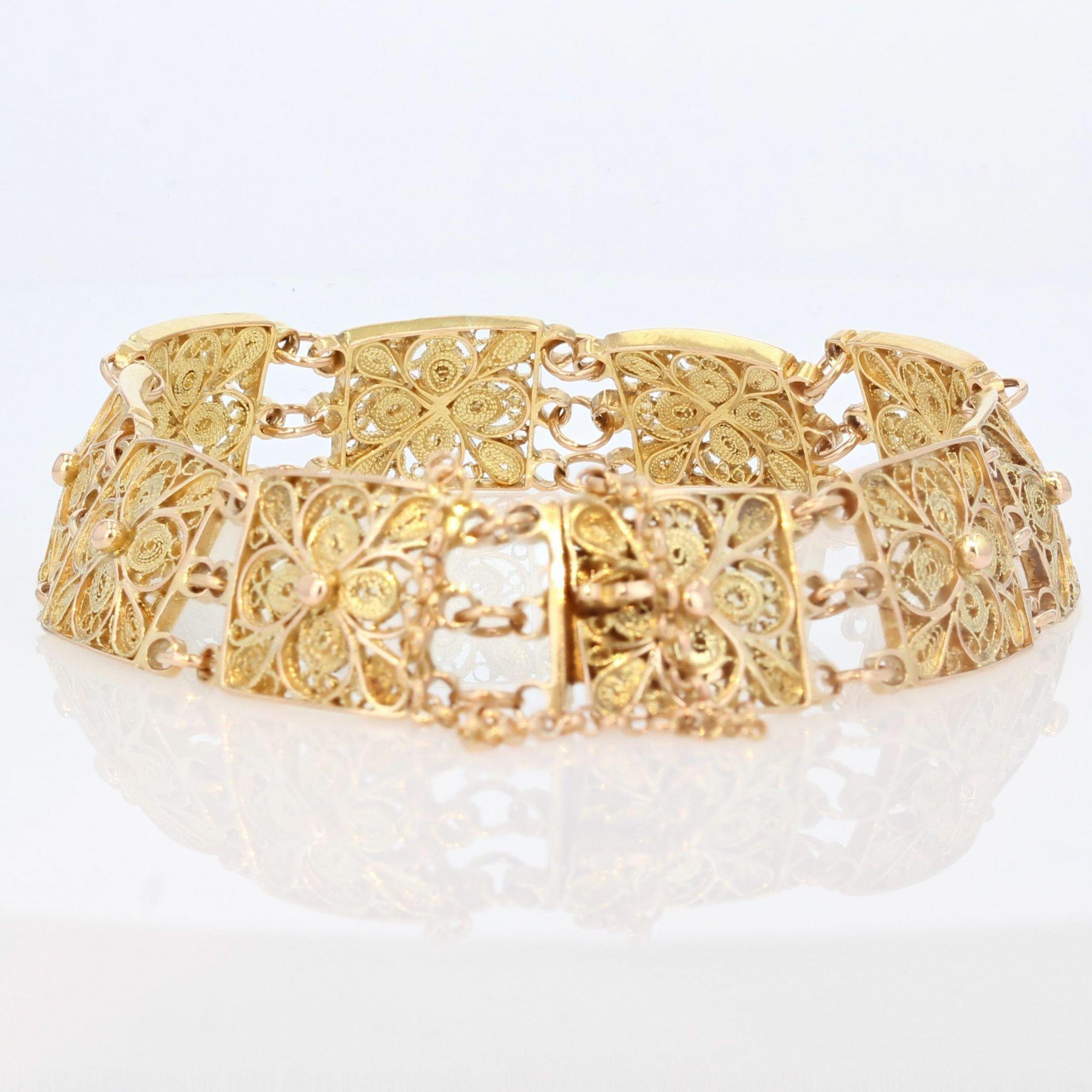1960s 18 Karat Yellow Gold Filigree Square Links Bracelet 2