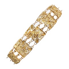 1960s 18 Karat Yellow Gold Filigree Square Links Bracelet